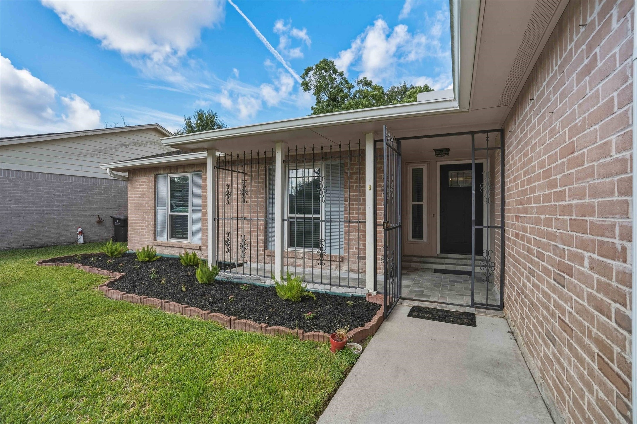 10514 Long River Drive Property Photo 3
