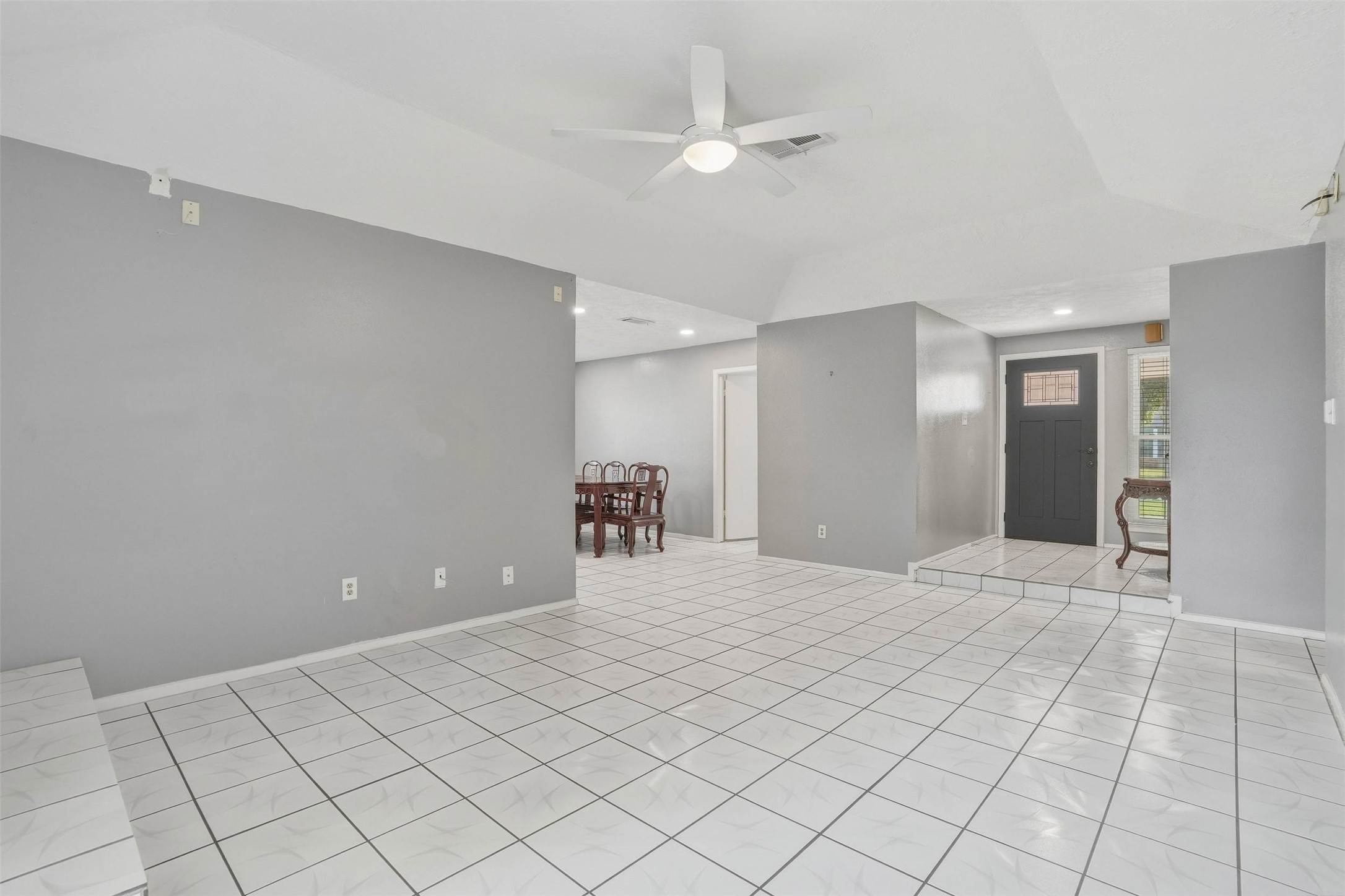 10514 Long River Drive Property Photo 5