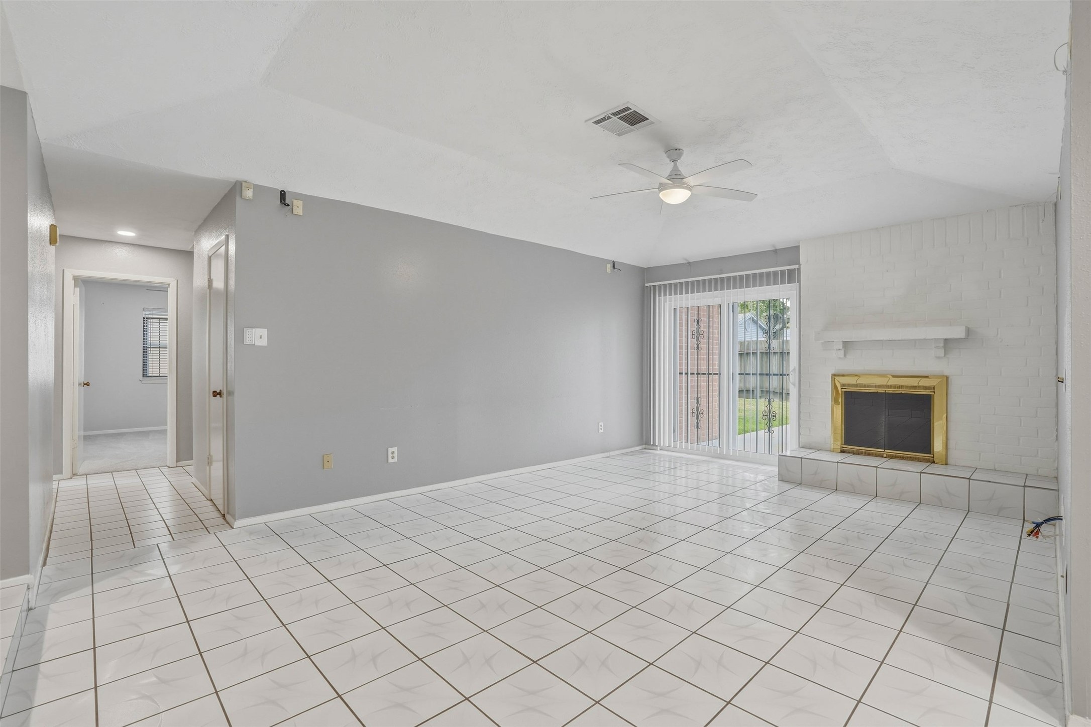 10514 Long River Drive Property Photo 6