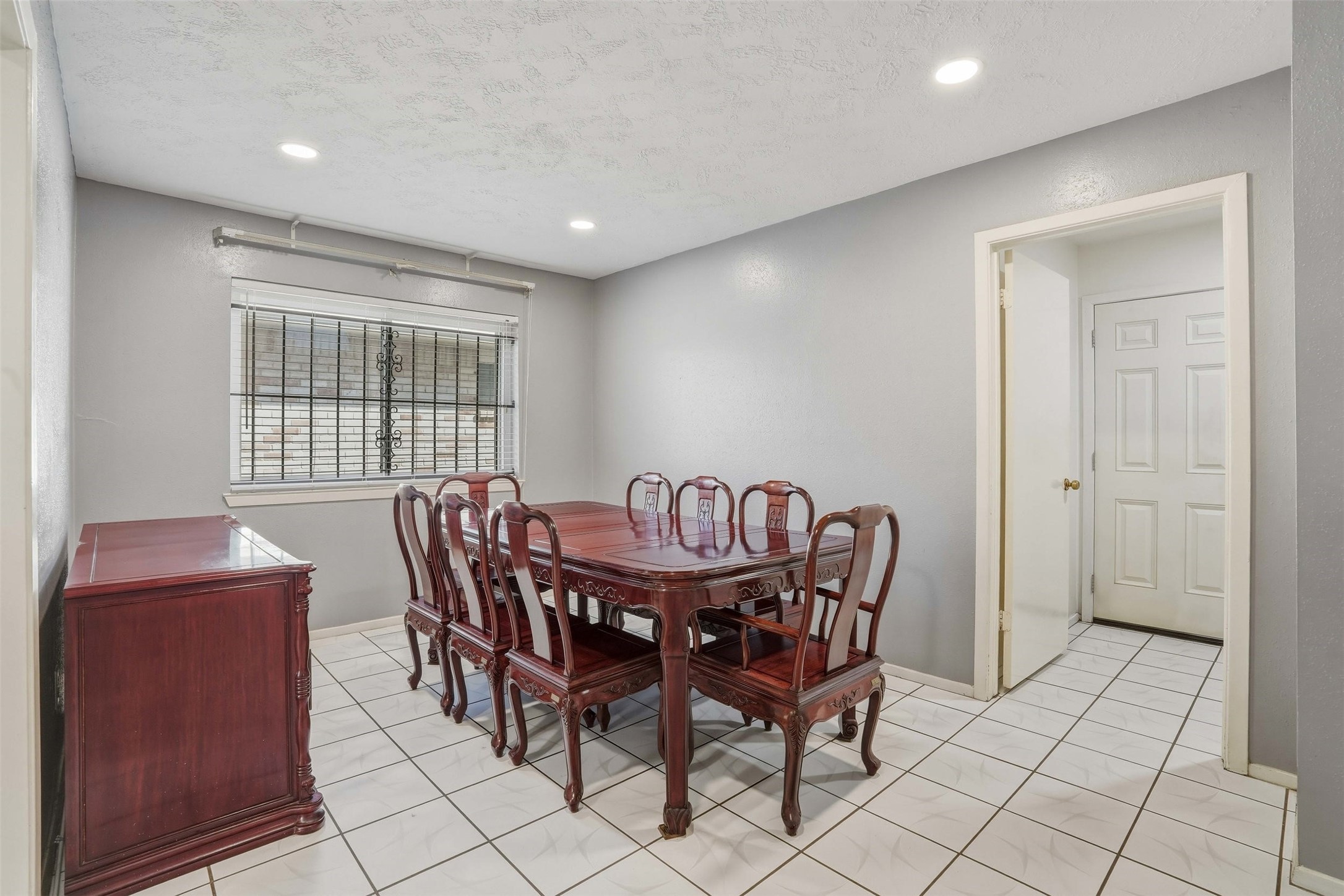 10514 Long River Drive Property Photo 7