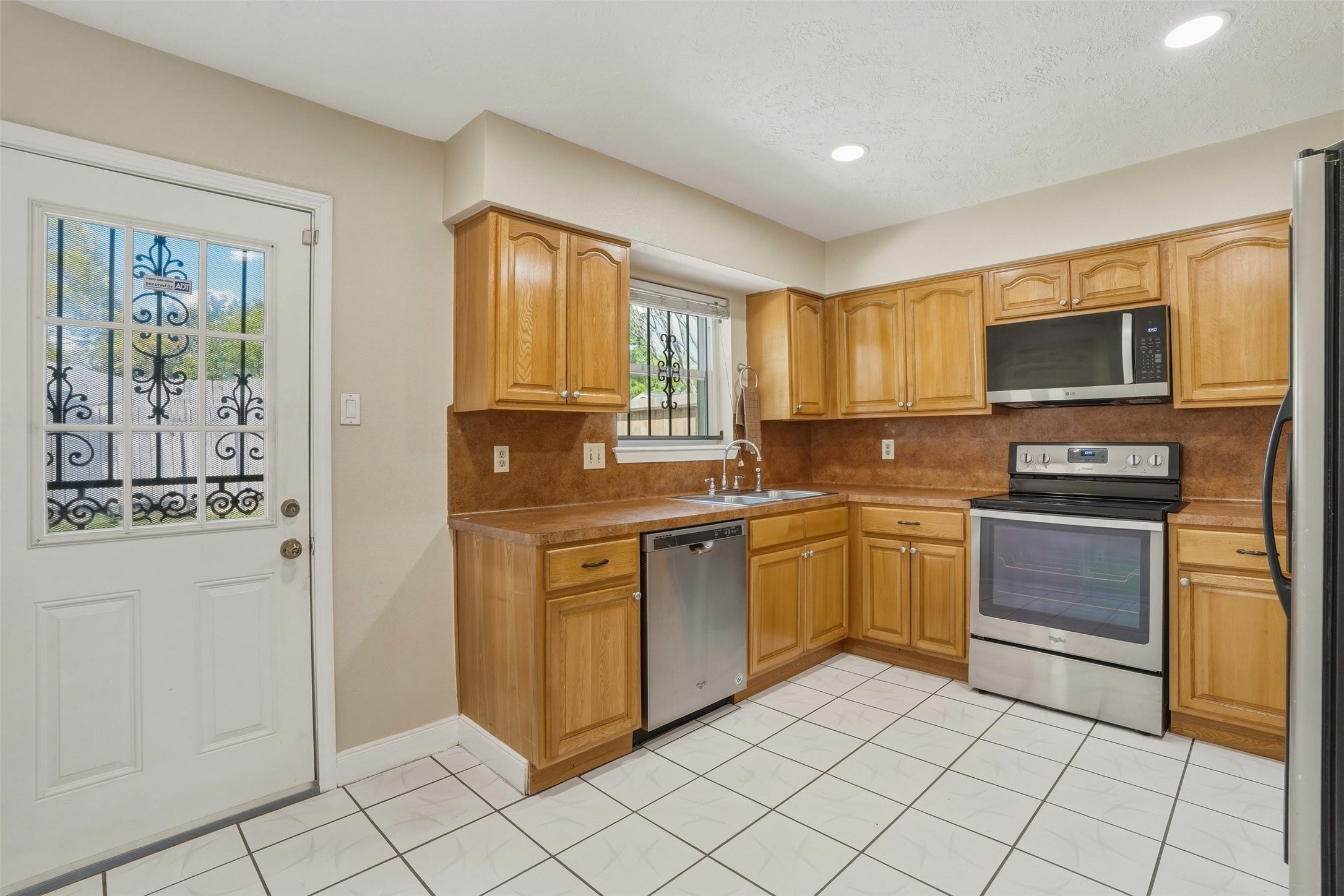 10514 Long River Drive Property Photo 10