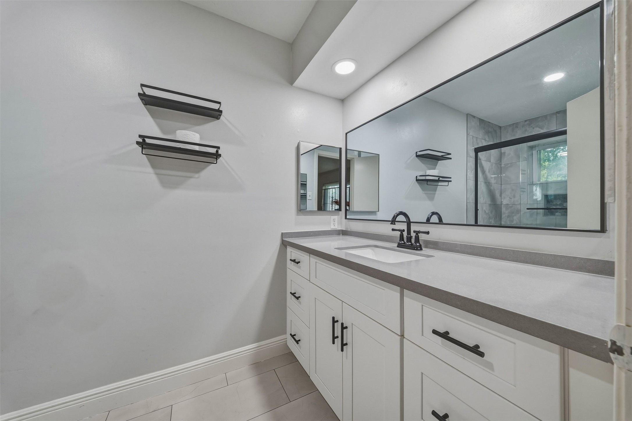 10514 Long River Drive Property Photo 11