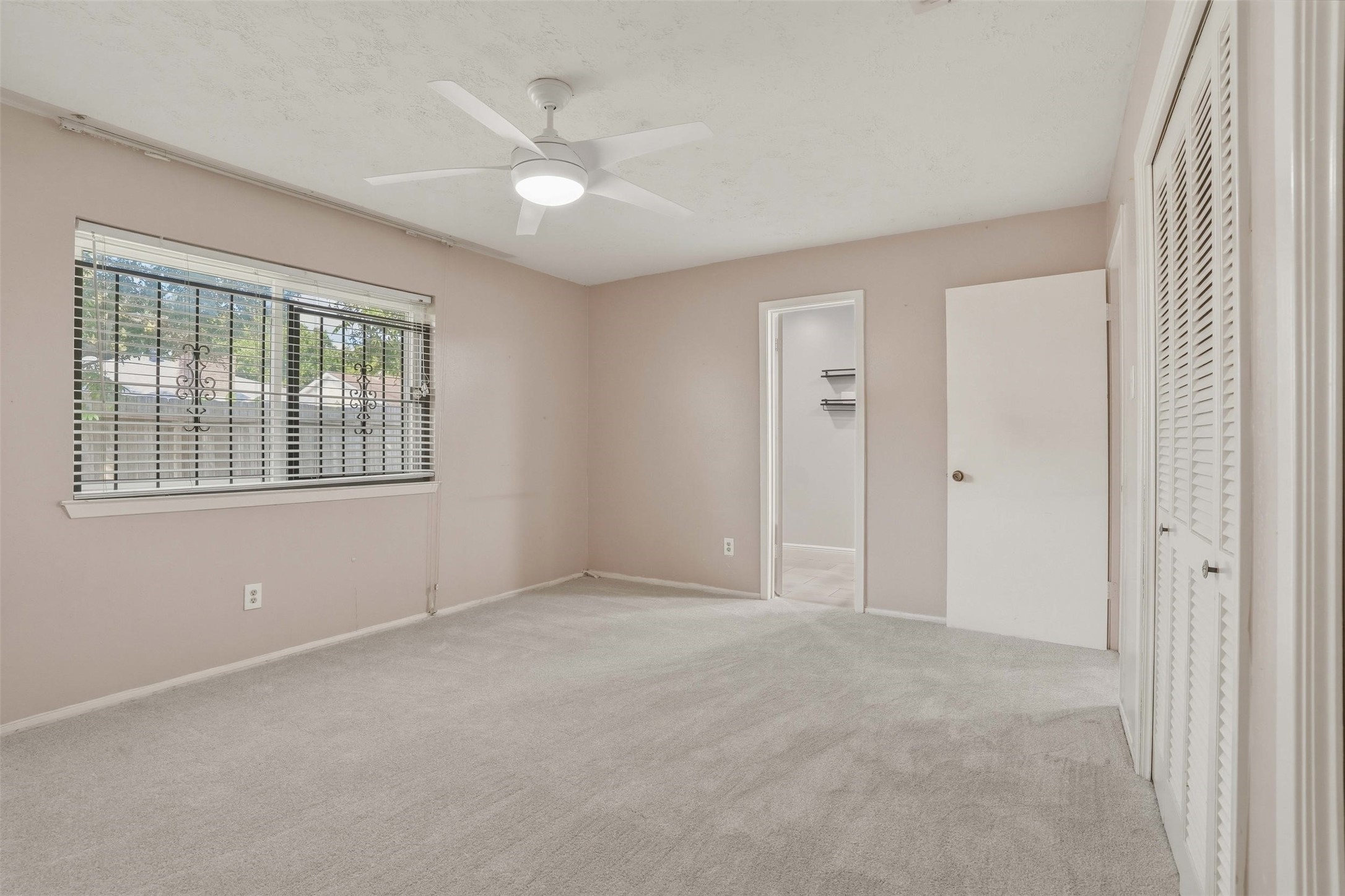10514 Long River Drive Property Photo 13