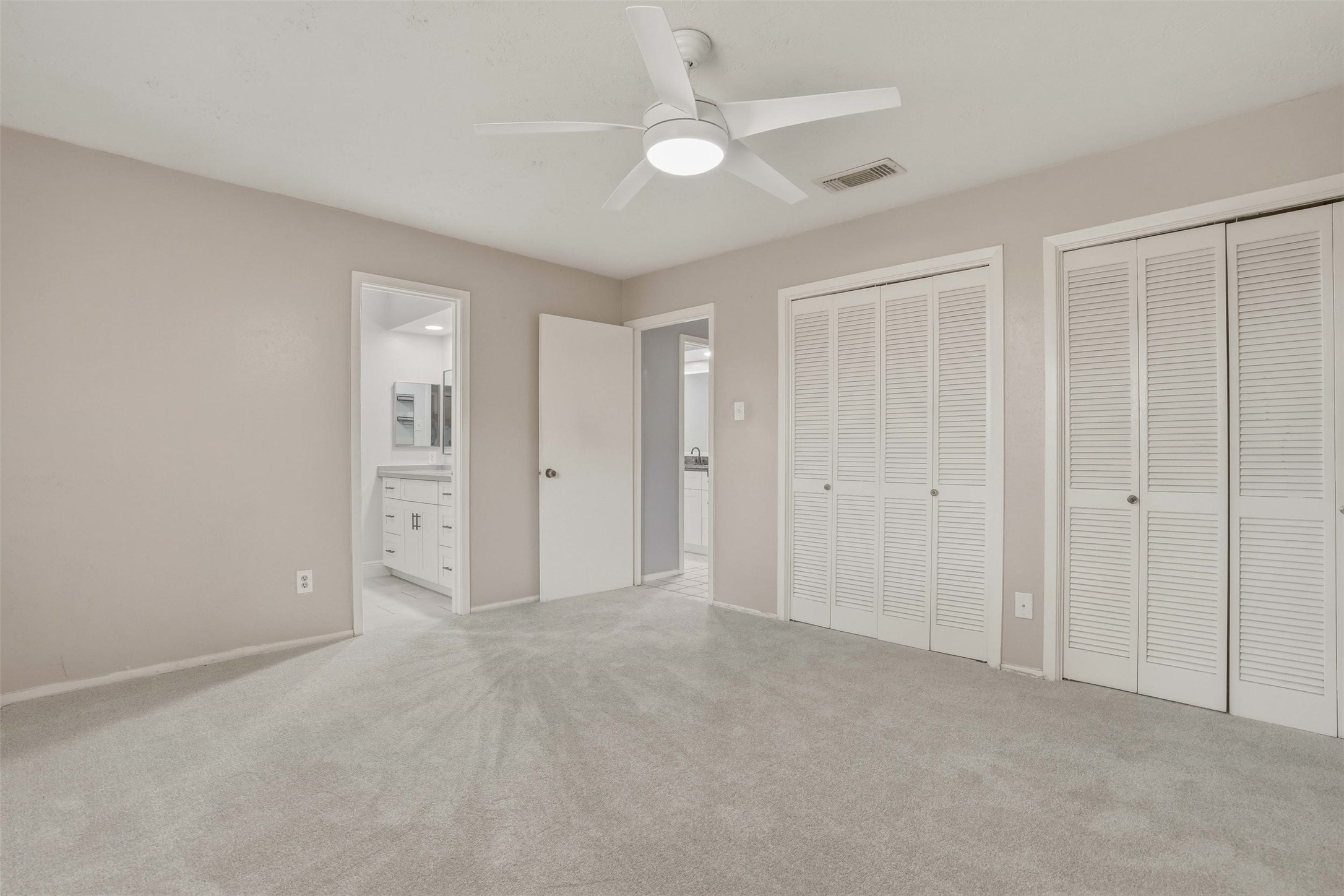 10514 Long River Drive Property Photo 14