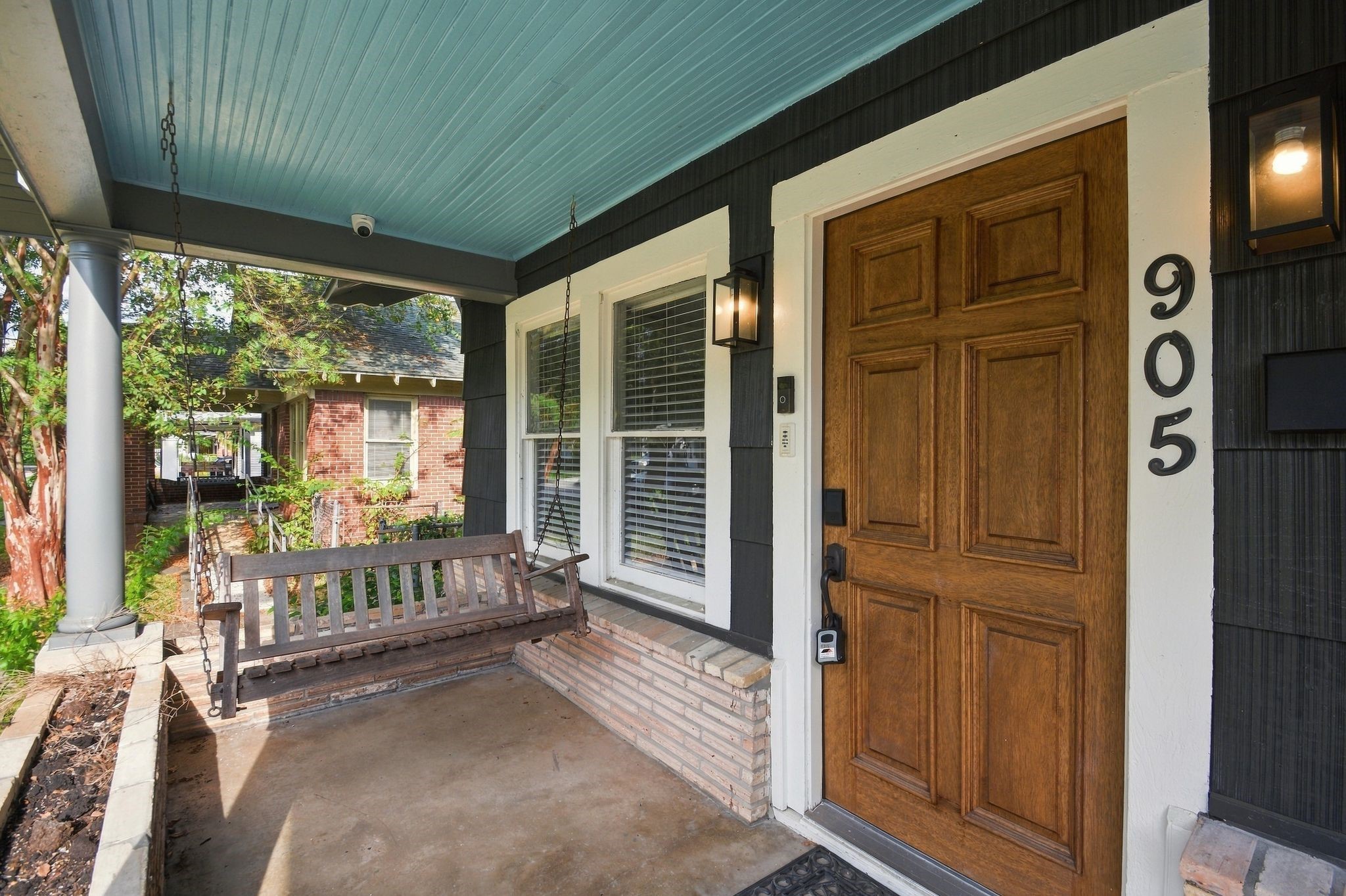 905 Pizer Street Property Photo 2