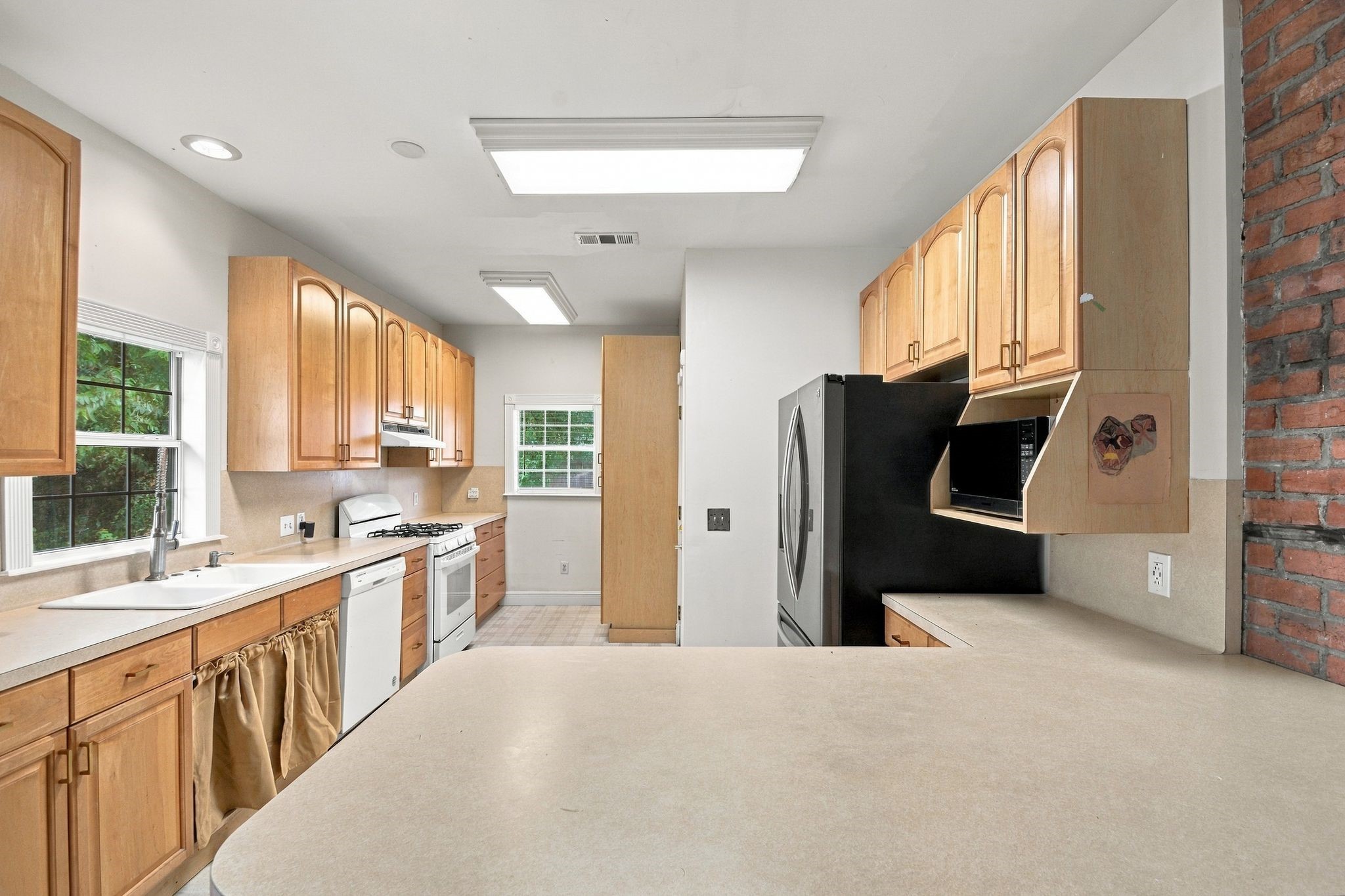 905 Pizer Street Property Photo 7