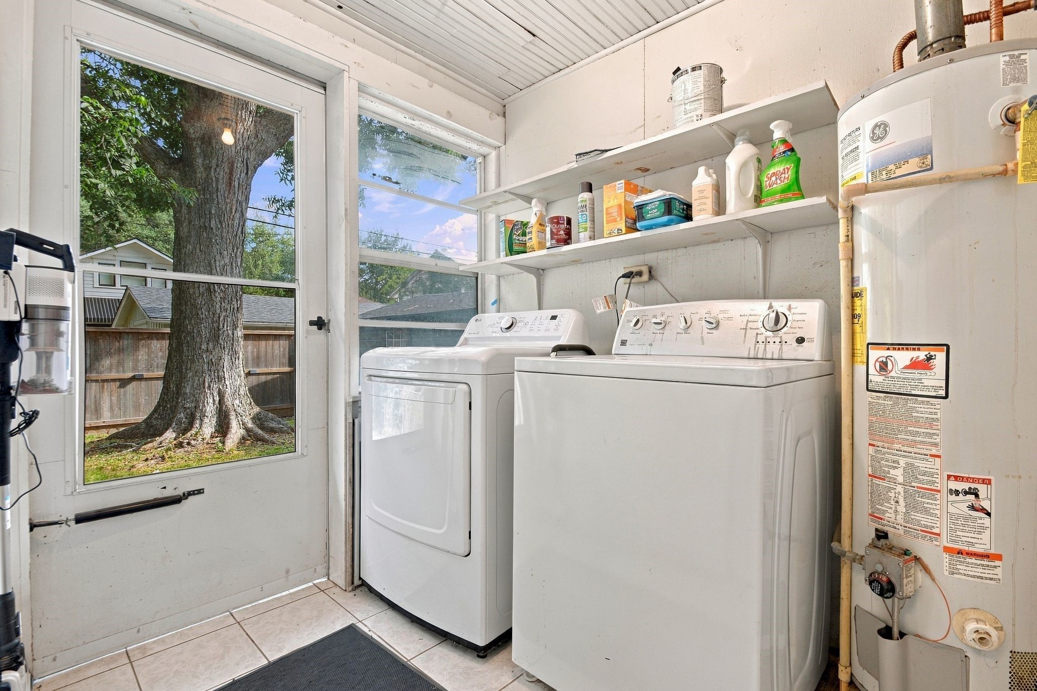 905 Pizer Street Property Photo 18