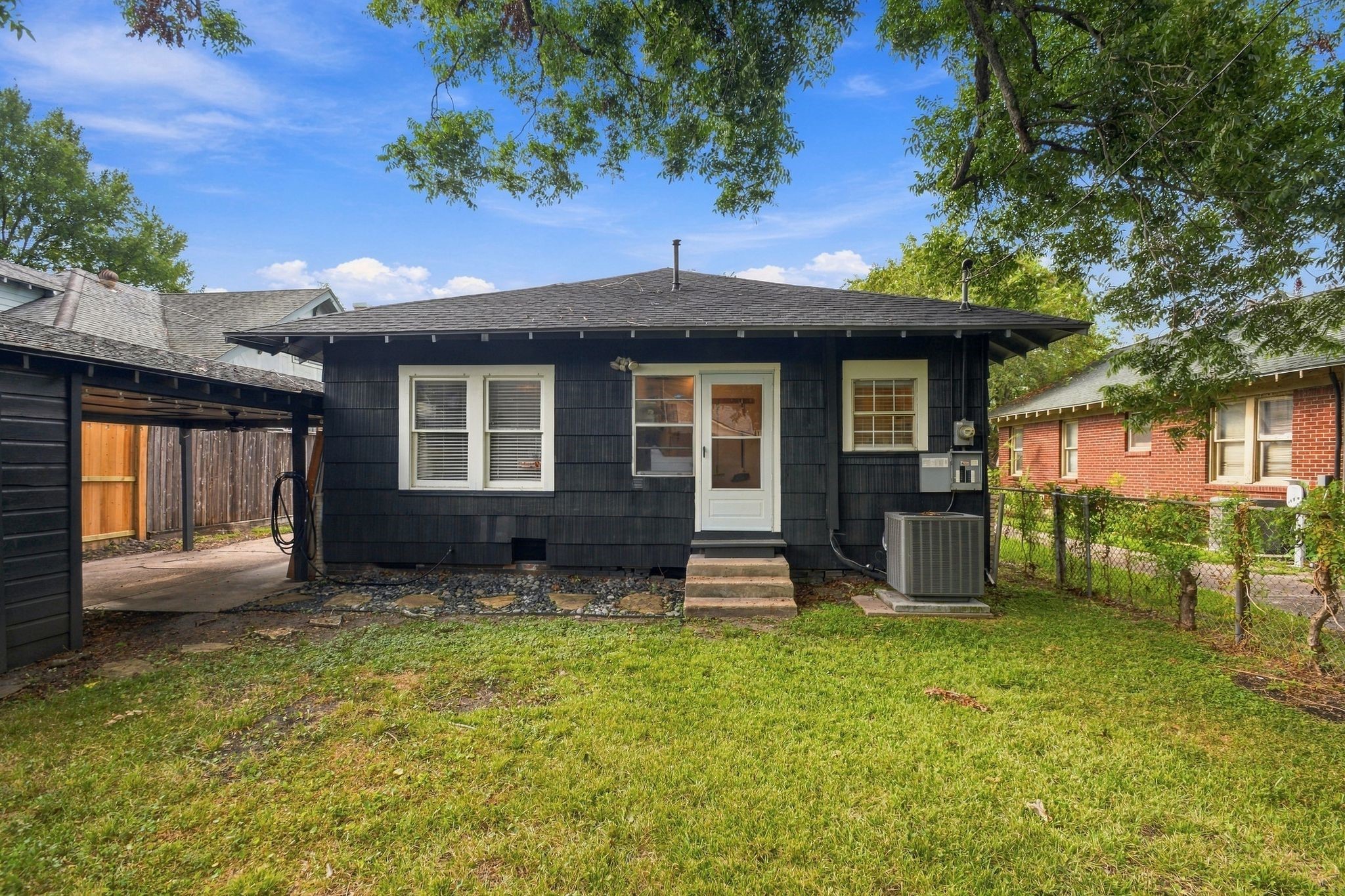 905 Pizer Street Property Photo 19