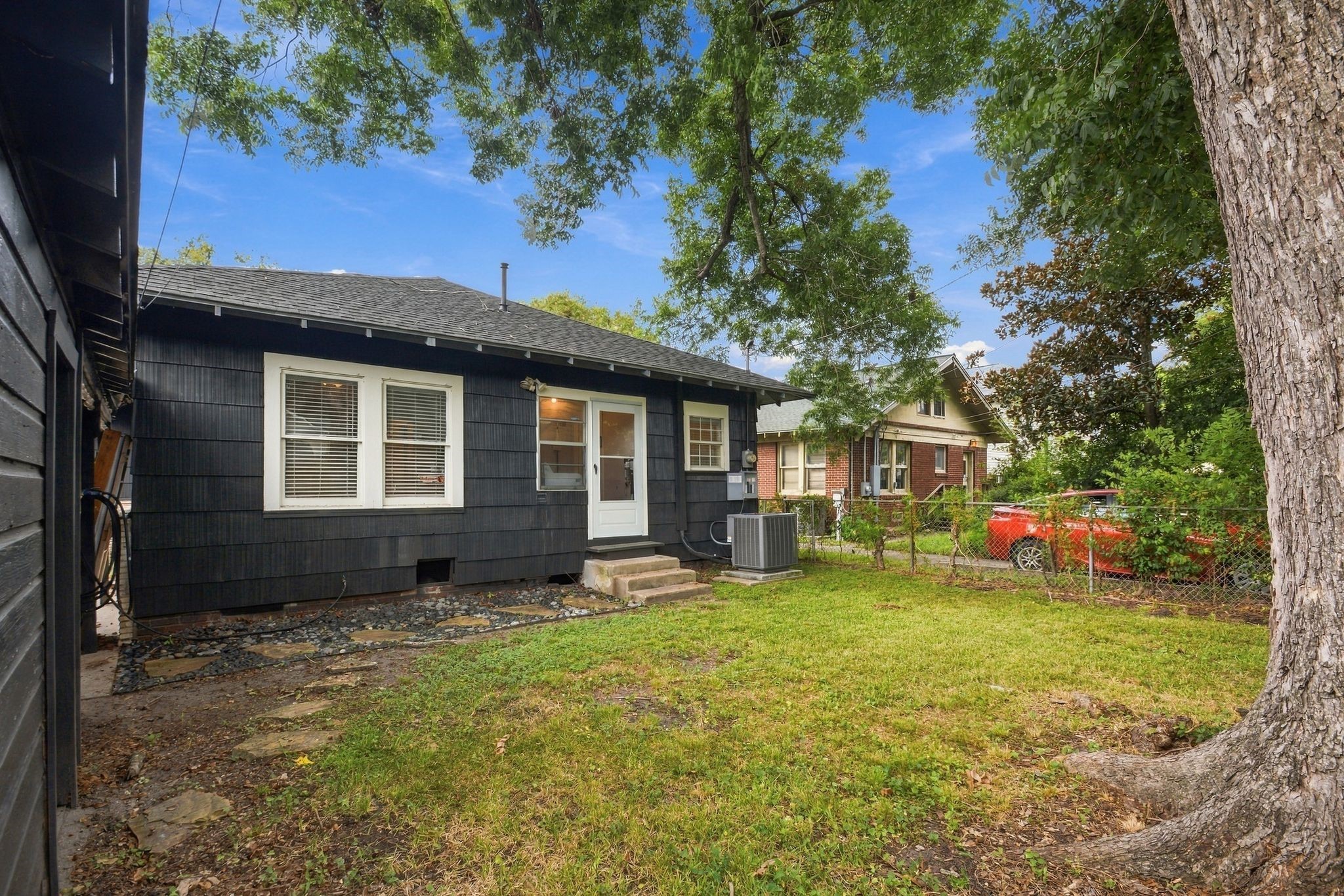 905 Pizer Street Property Photo 20