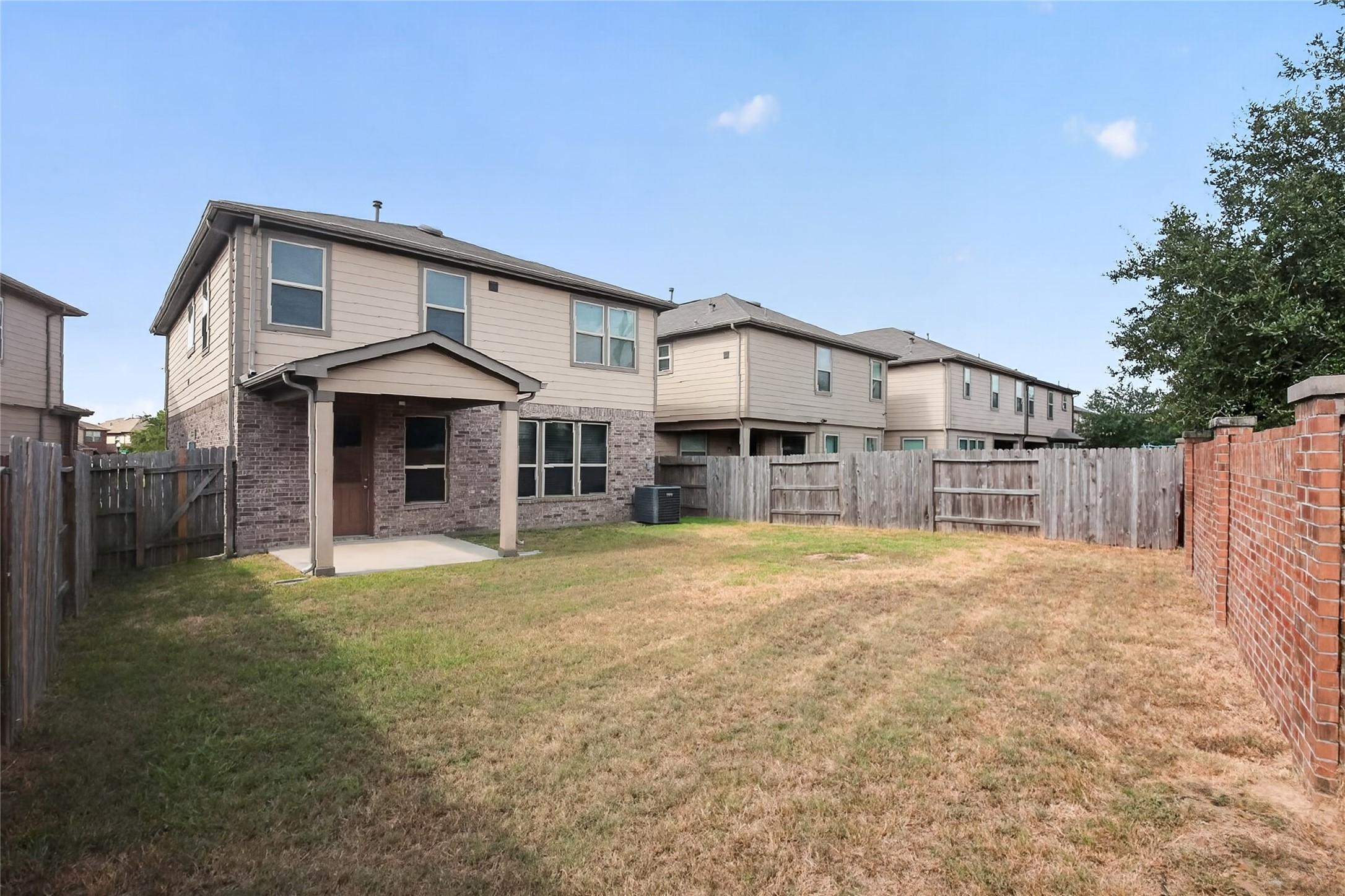 15806 Copper Oak Lane Property Photo 3