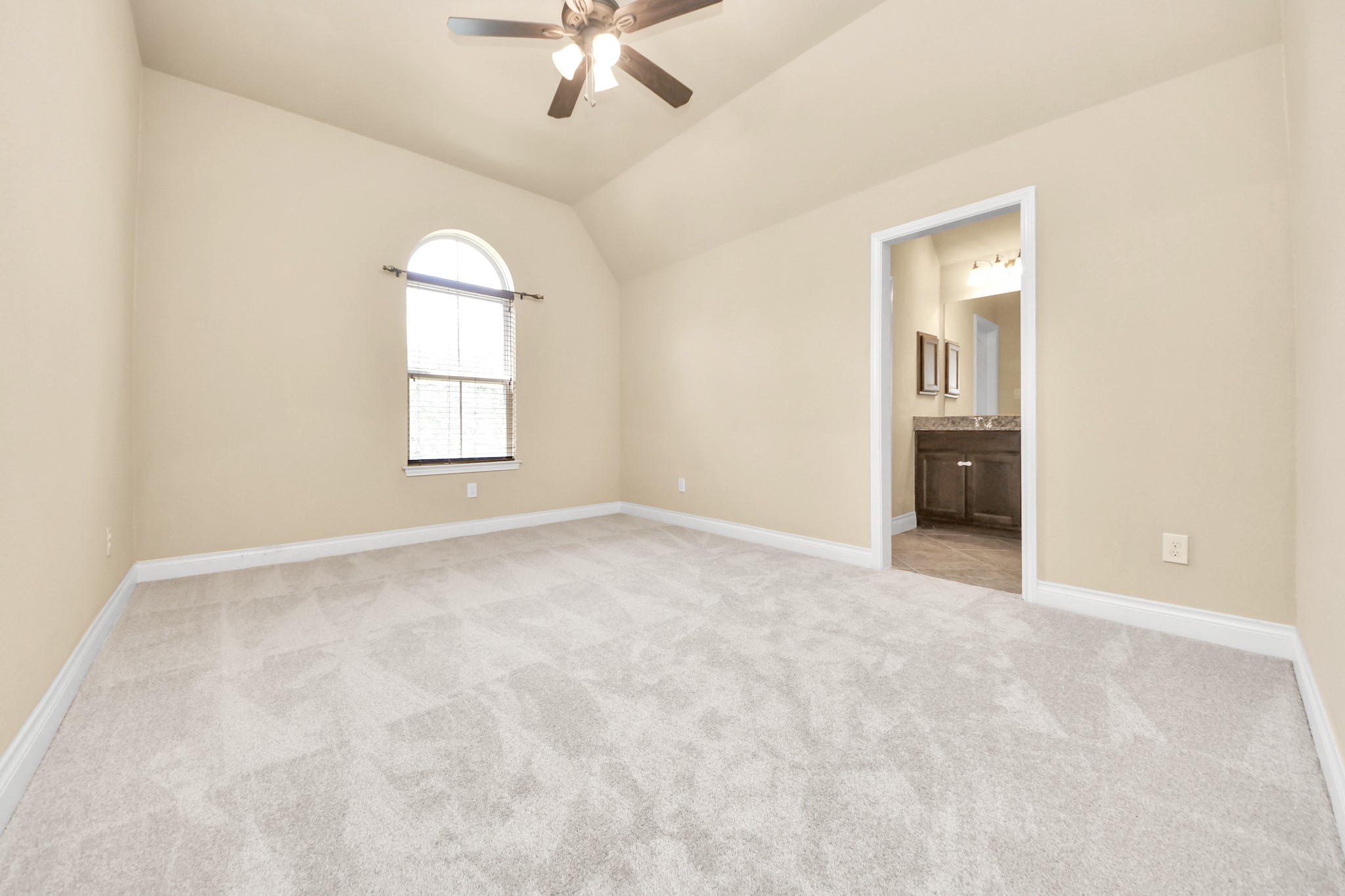13617 Fountain Mist Drive Property Photo 33