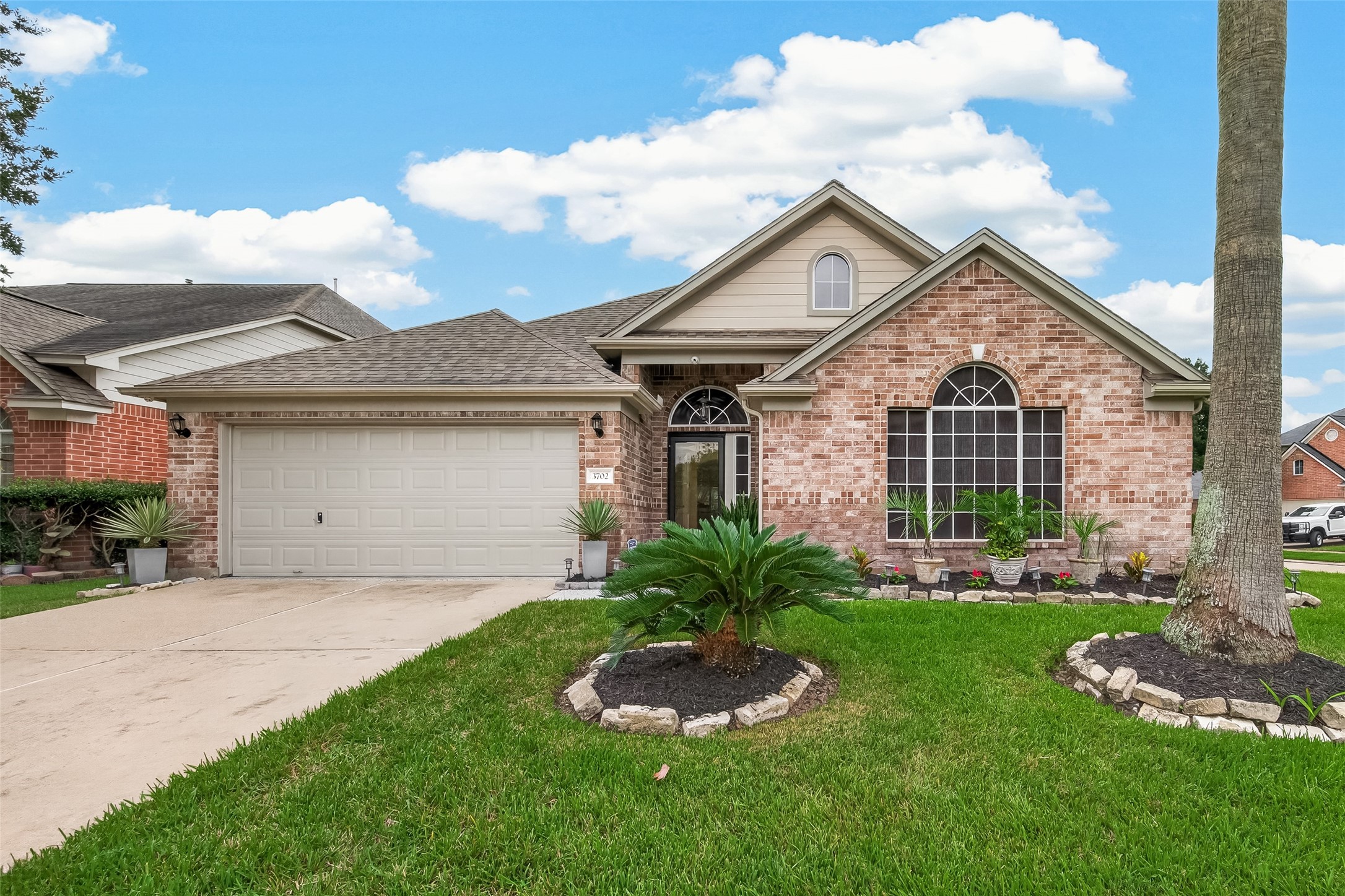 3702 Fairhope Grove Circle Property Photo 1