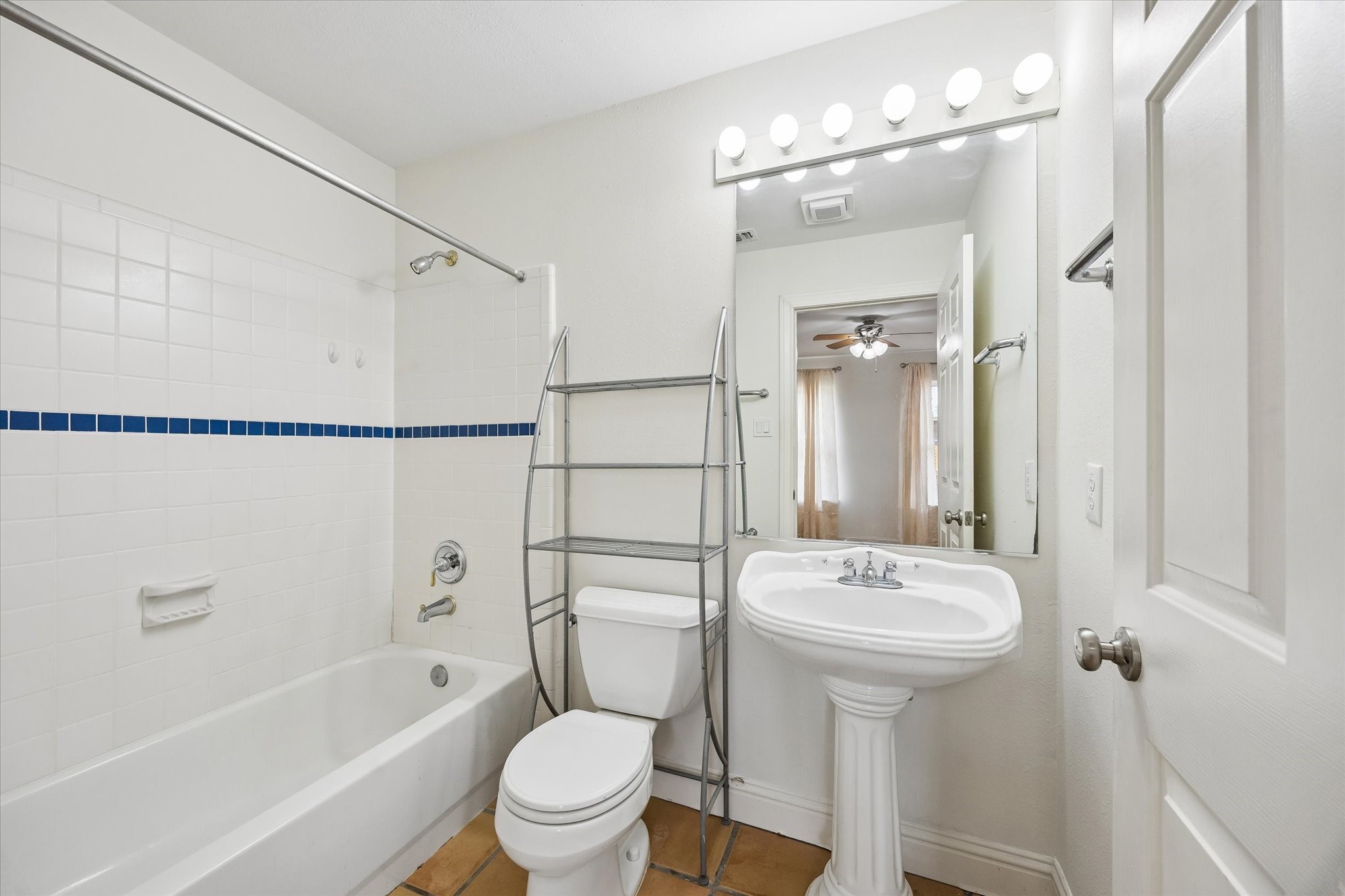 4011 Garrott Street Property Photo 4