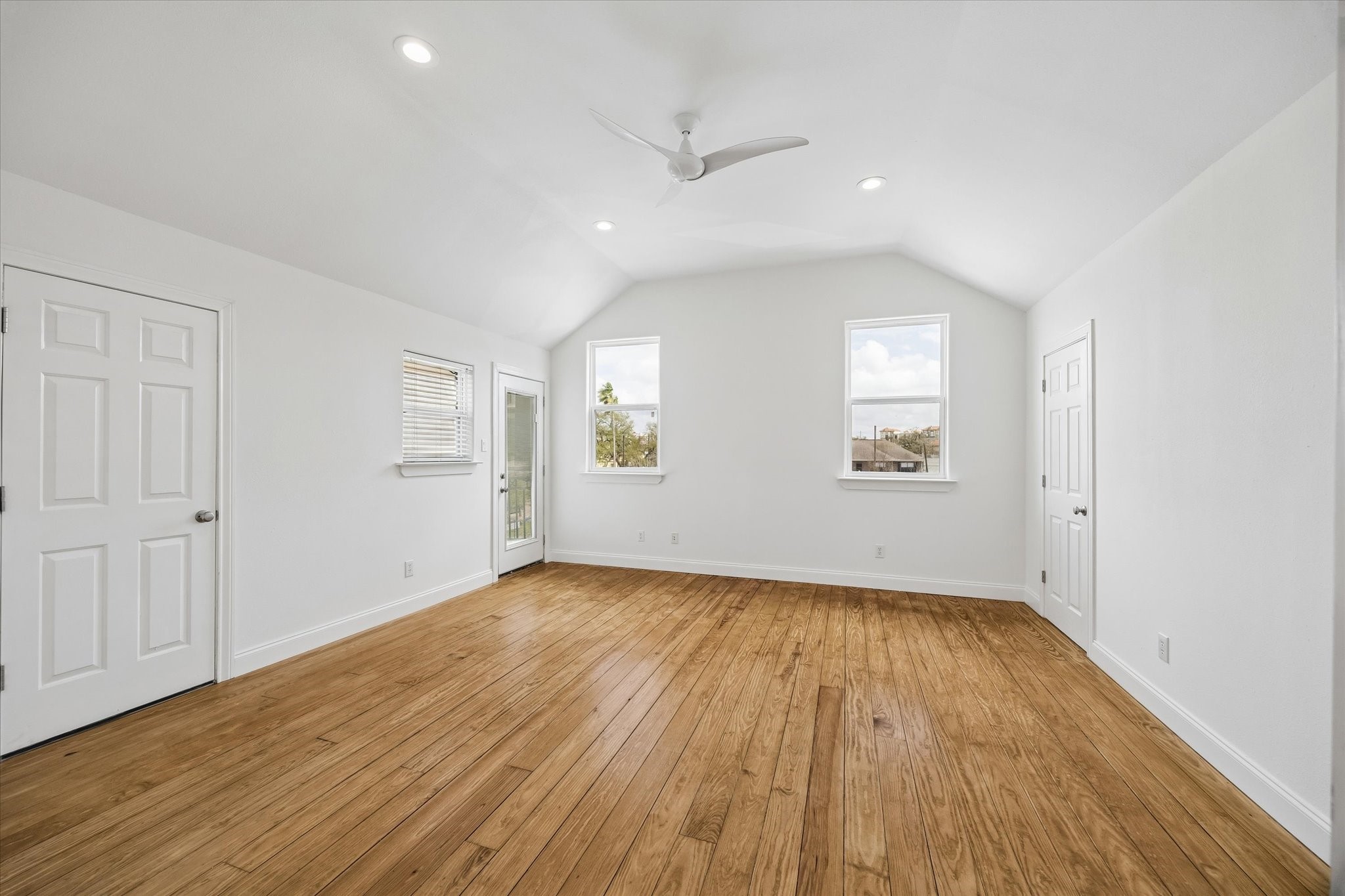 4011 Garrott Street Property Photo 14