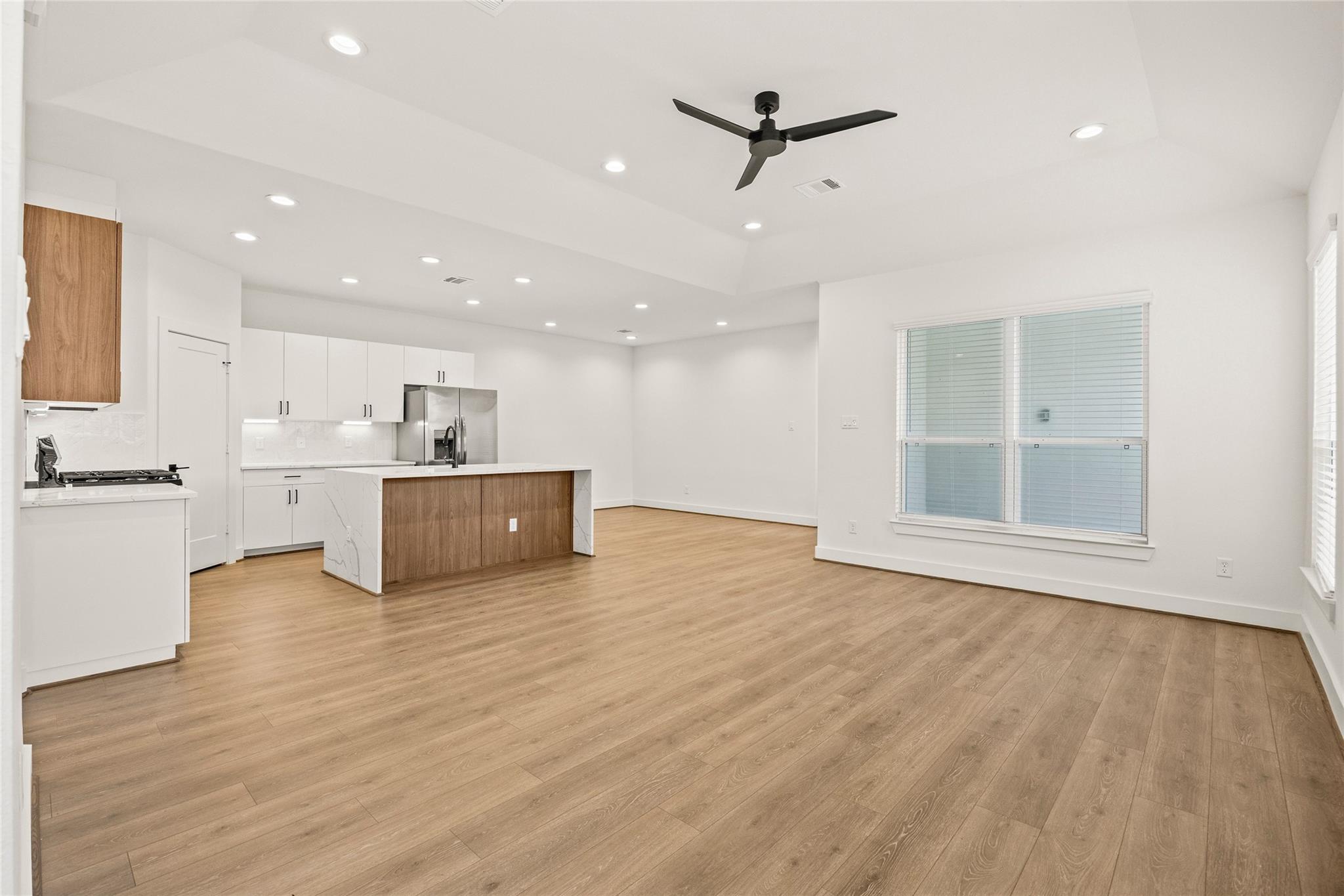 2619 Seaglass View Drive Property Photo 4