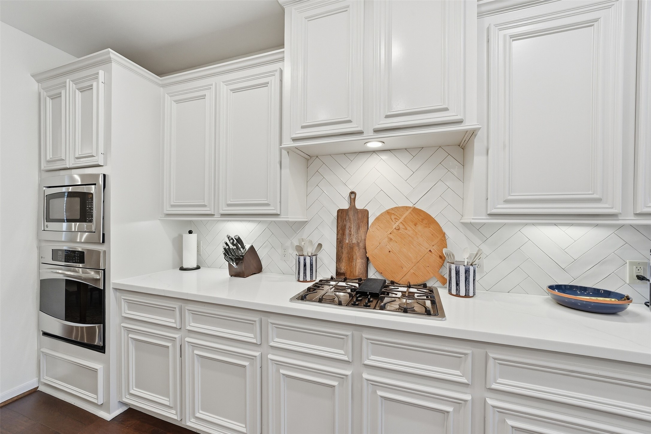 2815 Golden Larch Drive Property Photo 15