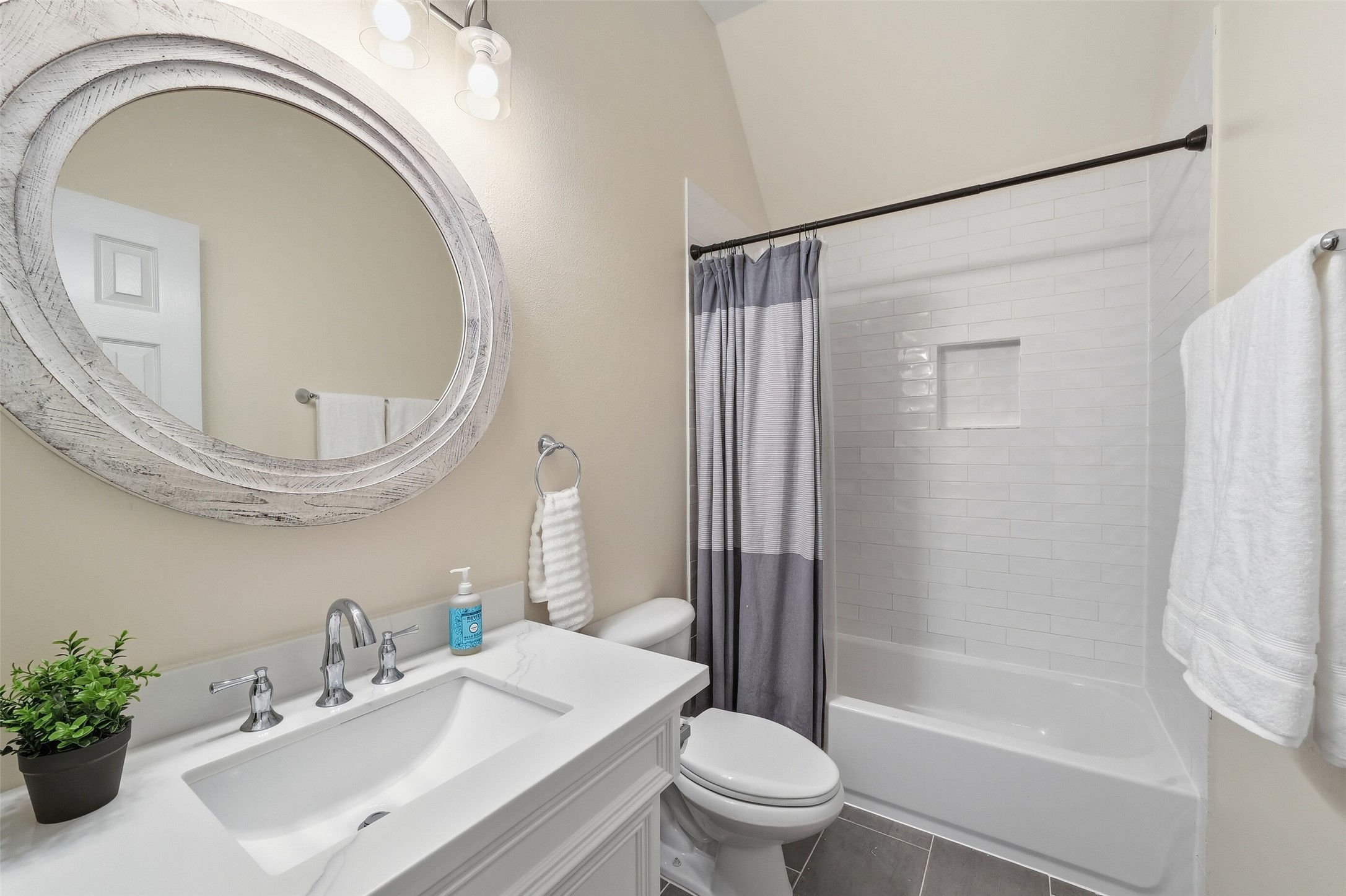2815 Golden Larch Drive Property Photo 42