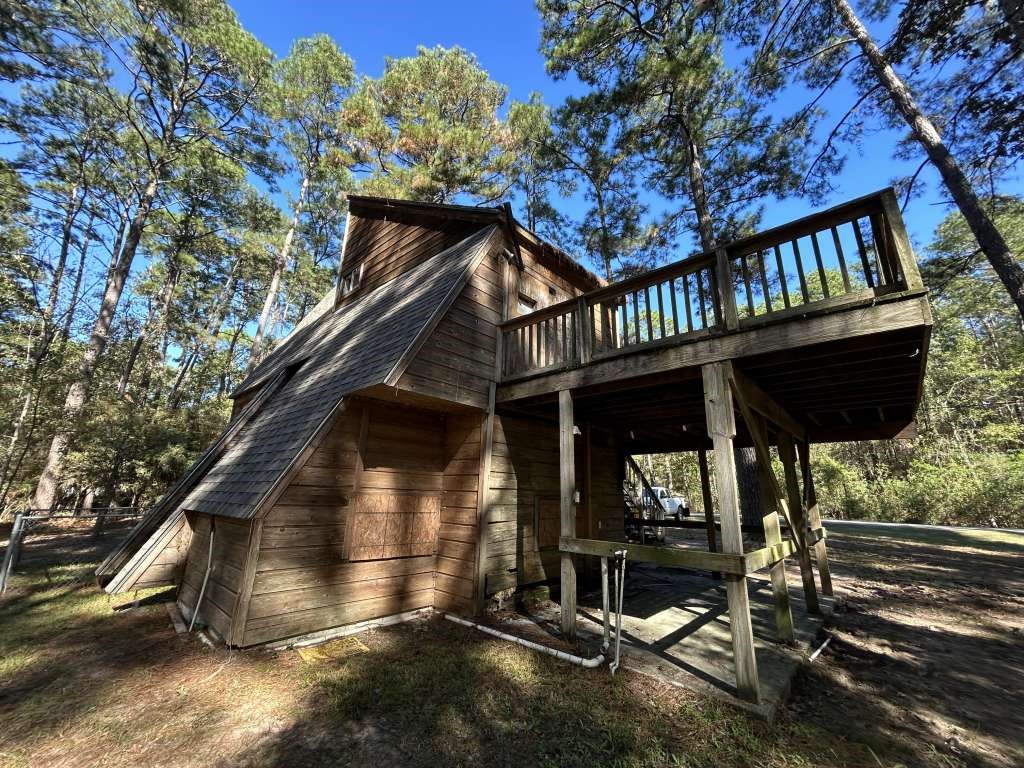 201 Creek Drive Property Photo 1