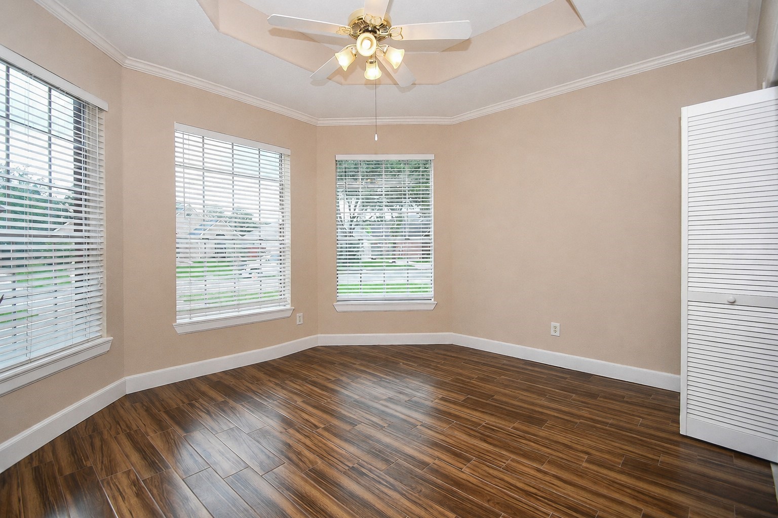 4014 Sand Terrace Property Photo 13