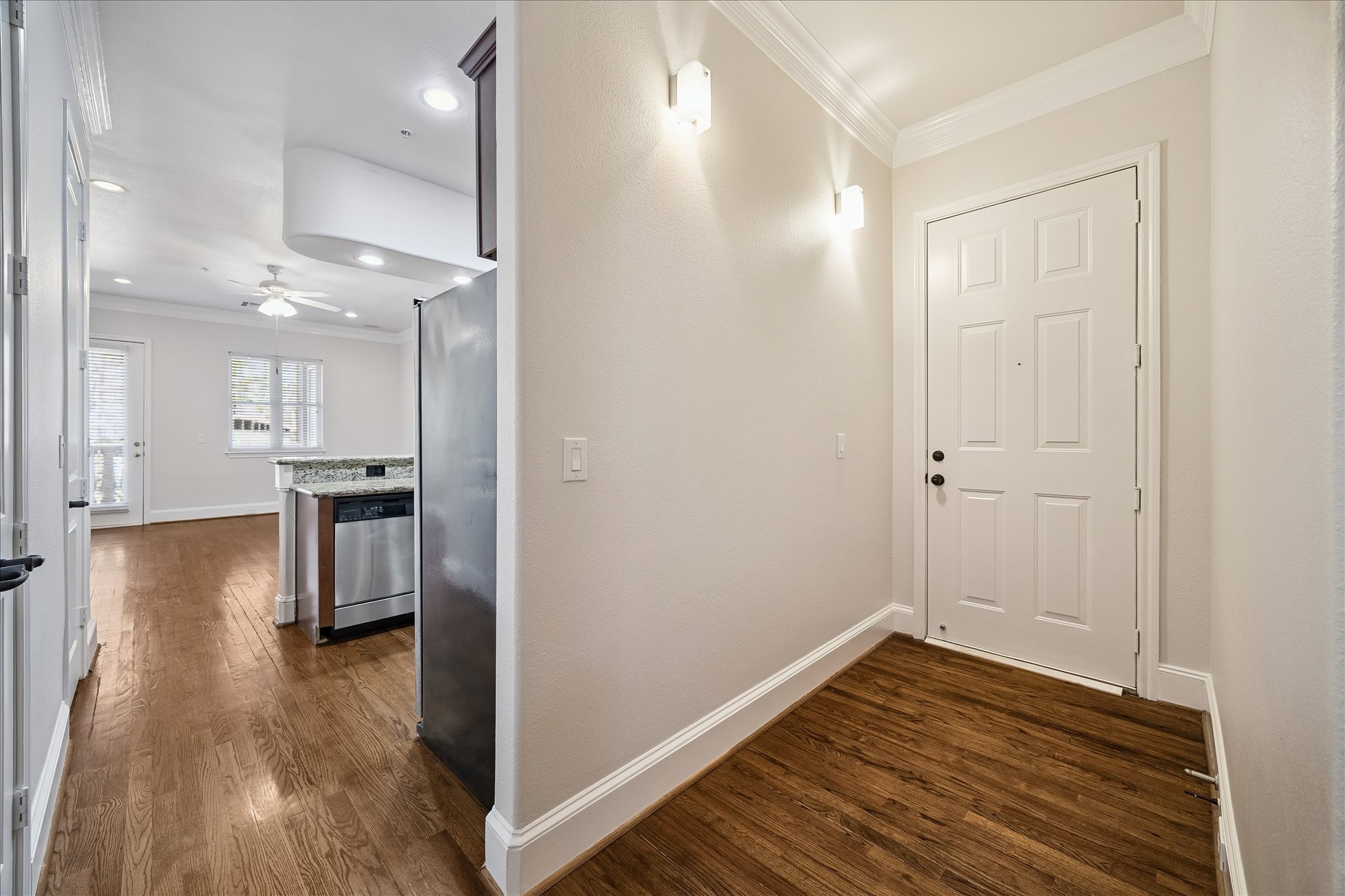 58 Briar Hollow Lane 203 Property Photo 2