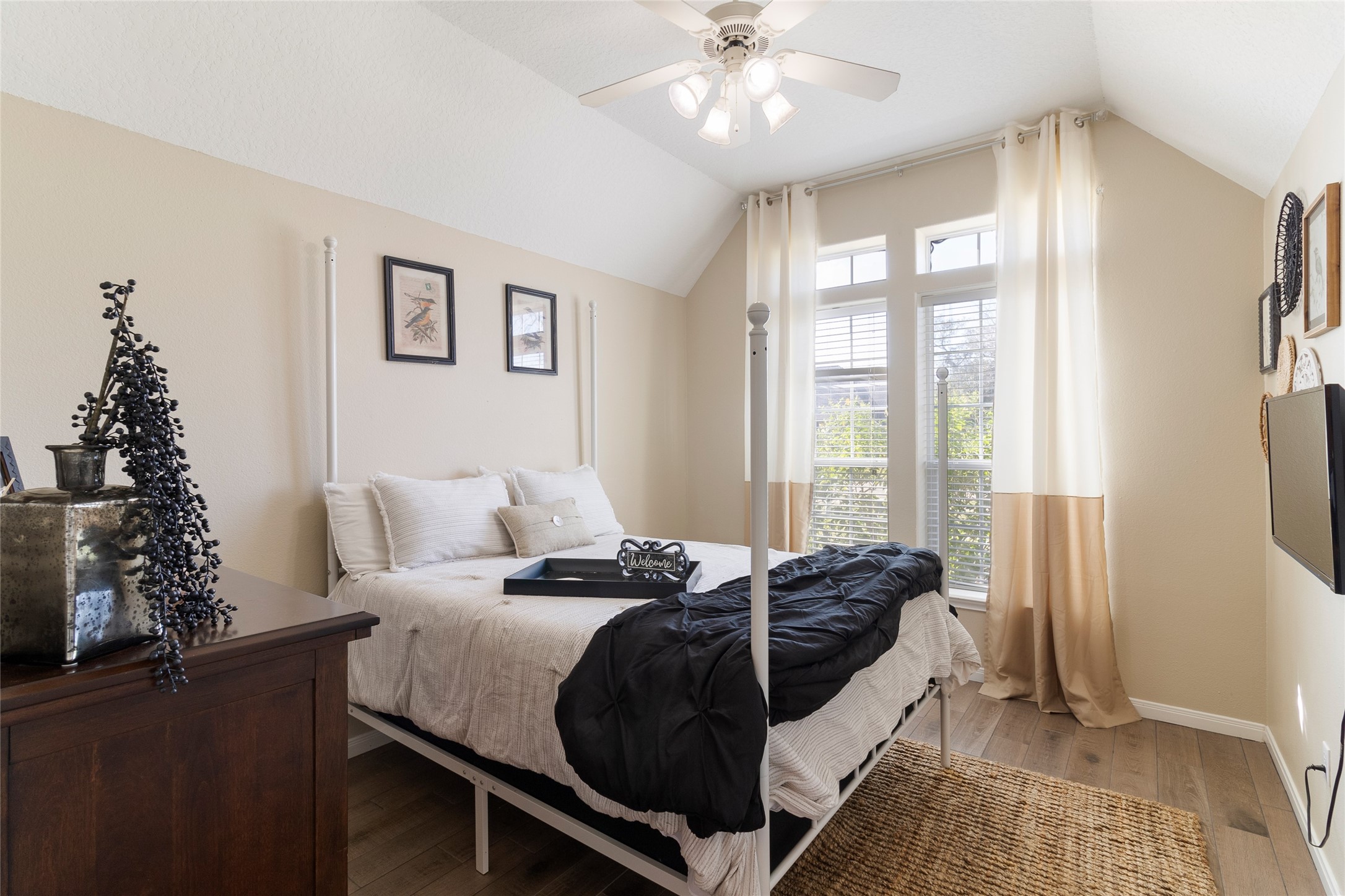 307 Williamsburg Avenue Property Photo 10