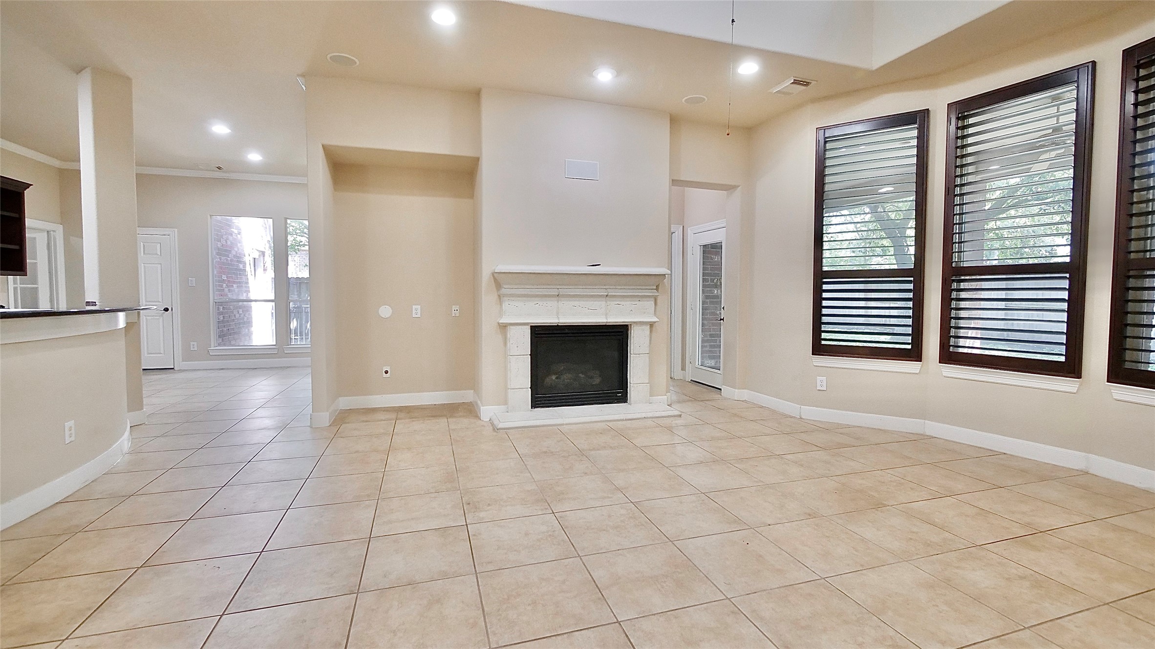 8303 Crescent Knolls Dr Drive Property Photo 10