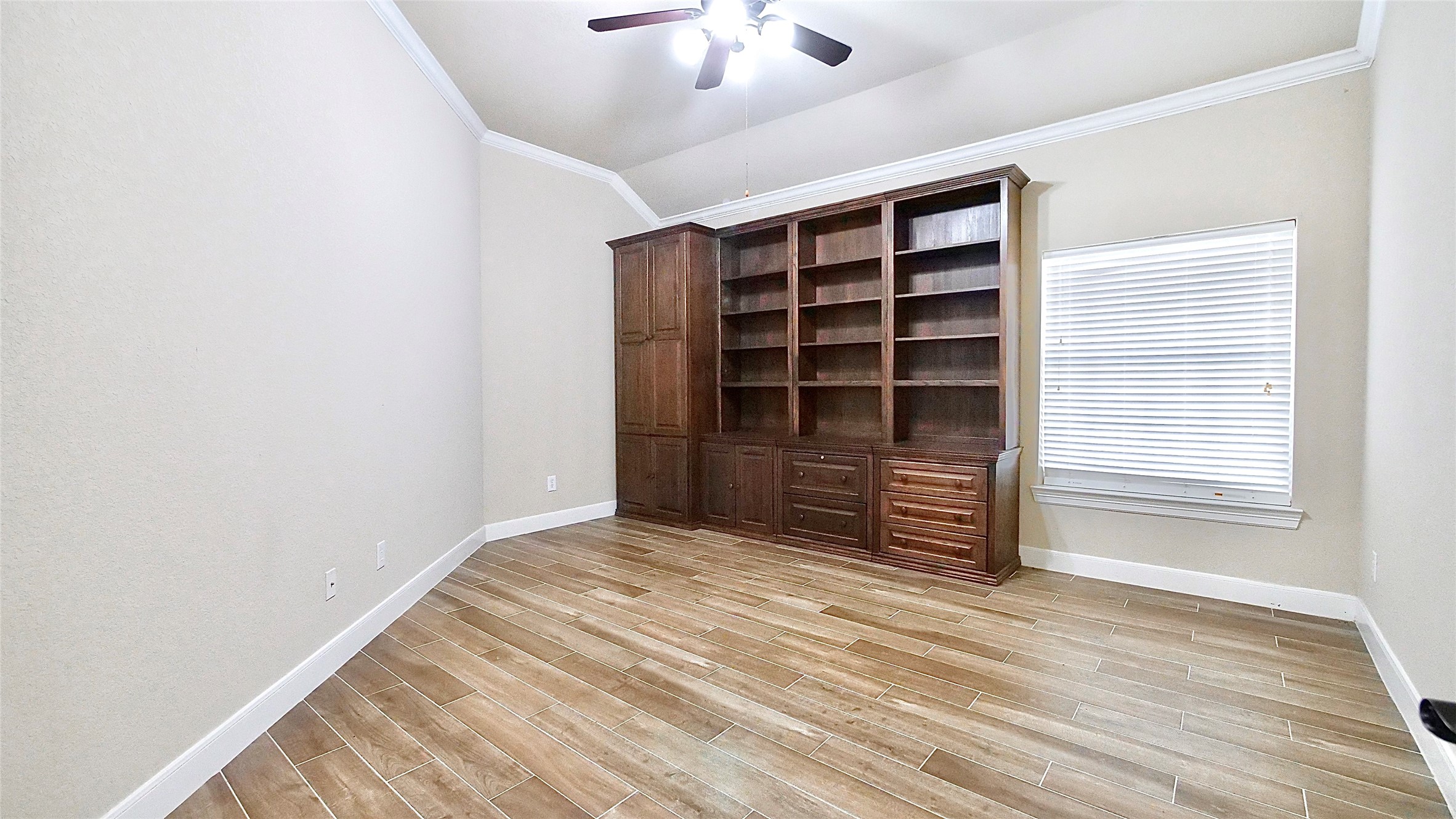 8303 Crescent Knolls Dr Drive Property Photo 14