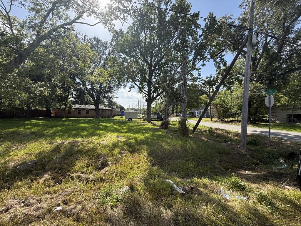 2015 Toledo Street Property Photo 8
