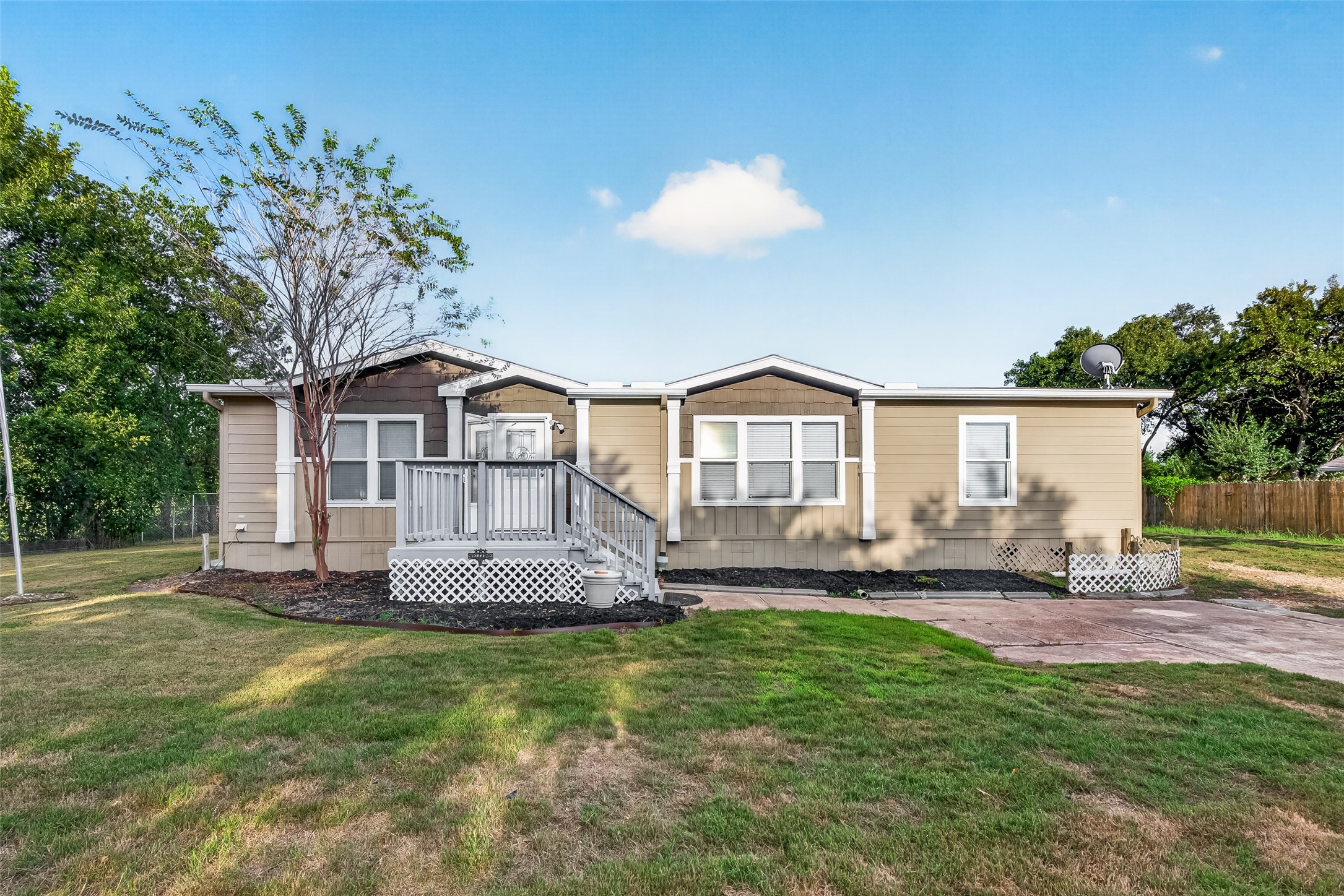 6023 Cheryl Lane Property Photo 1