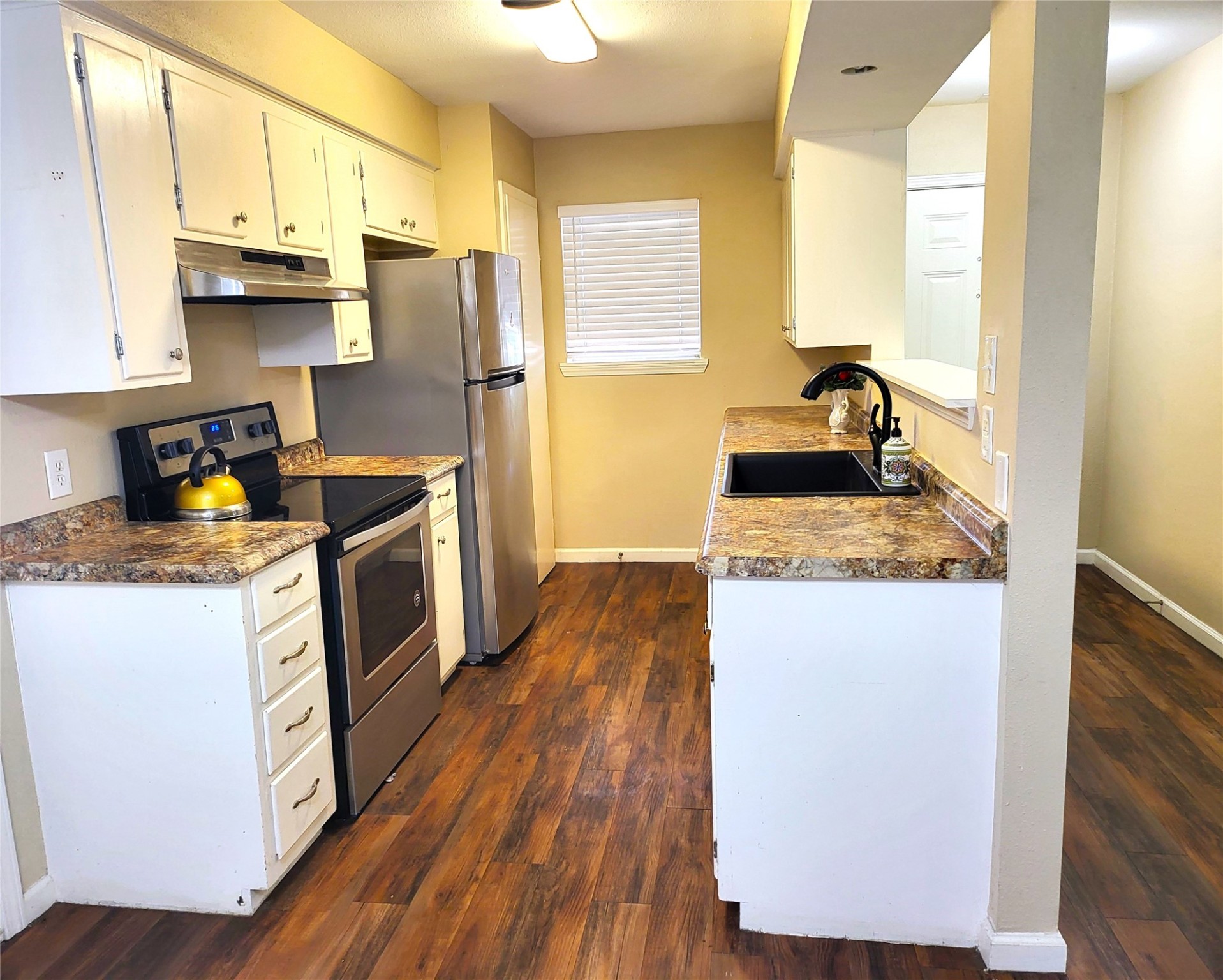 4601 Evergreen Street Property Photo 3