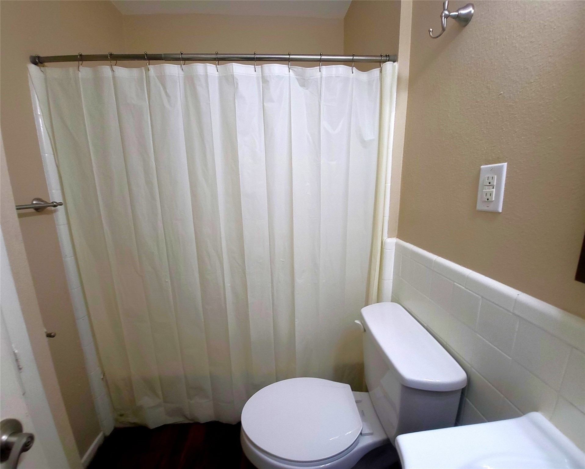 4601 Evergreen Street Property Photo 11