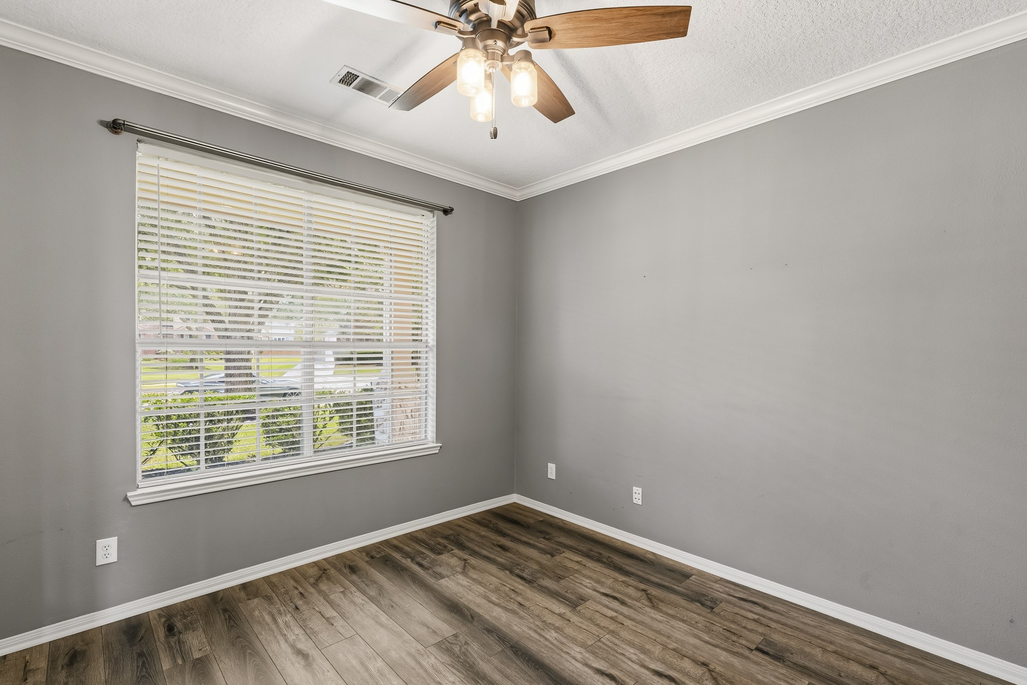 8310 Big Bend Drive Property Photo 11