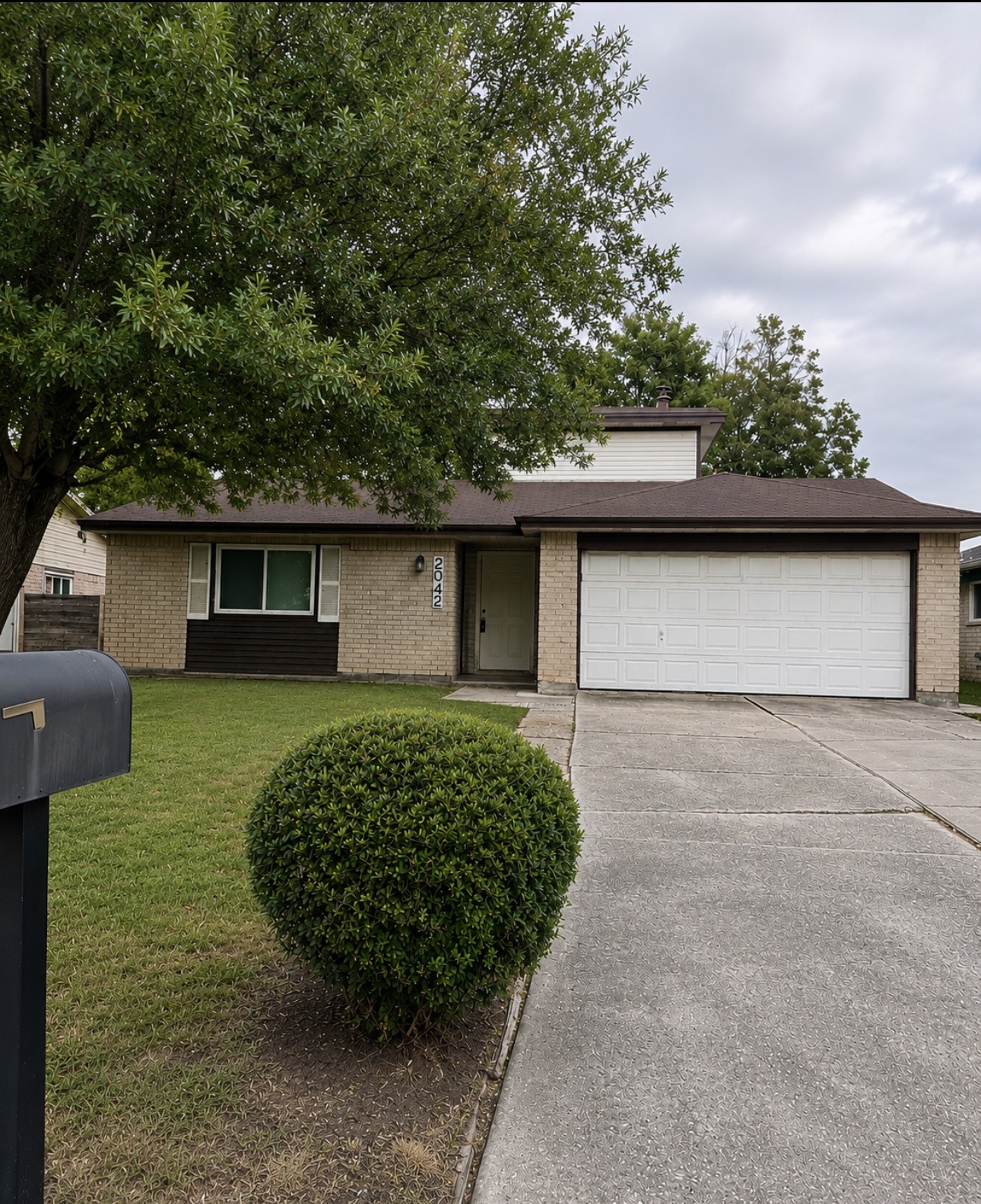 2042 Bridge Cross Lane Property Photo 1
