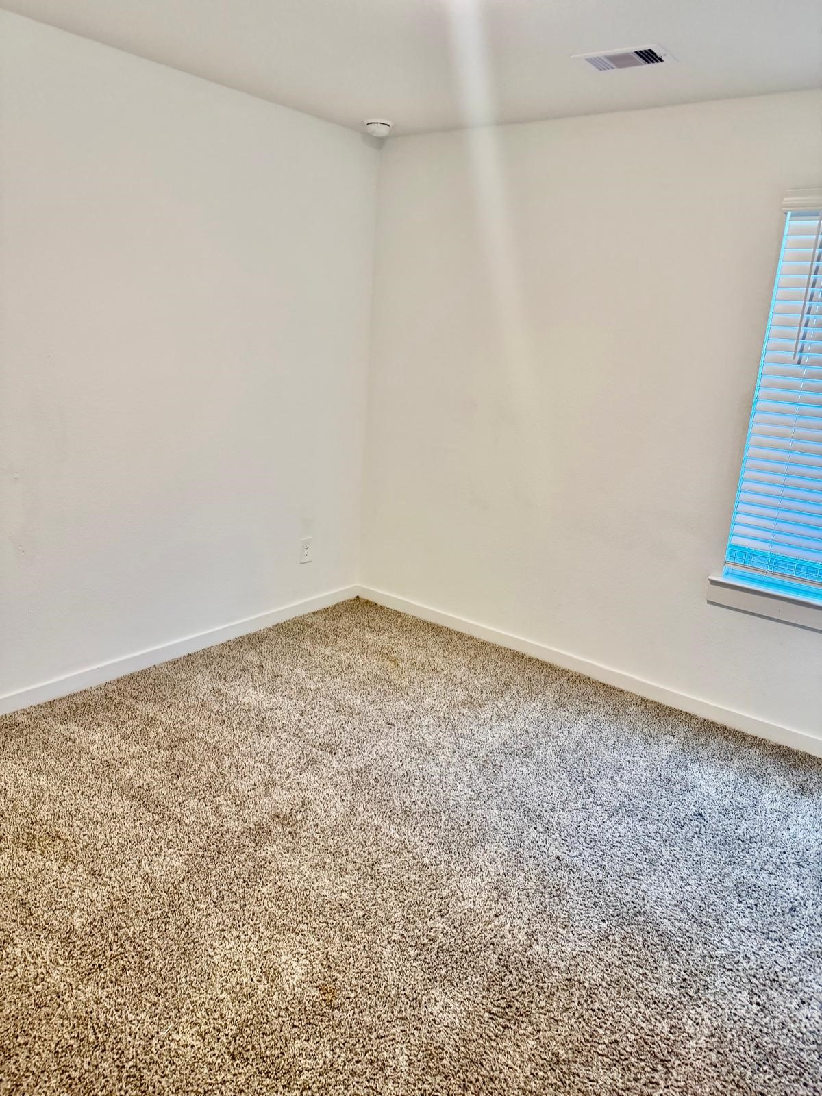5122 Sunset Oaks Drive Property Photo 9