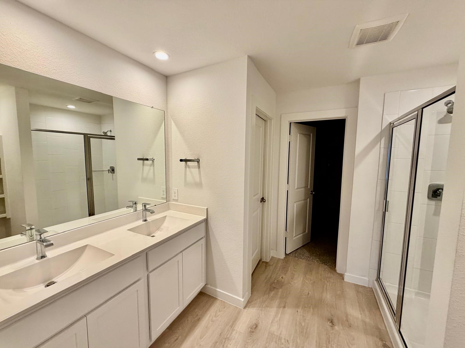 5122 Sunset Oaks Drive Property Photo 10