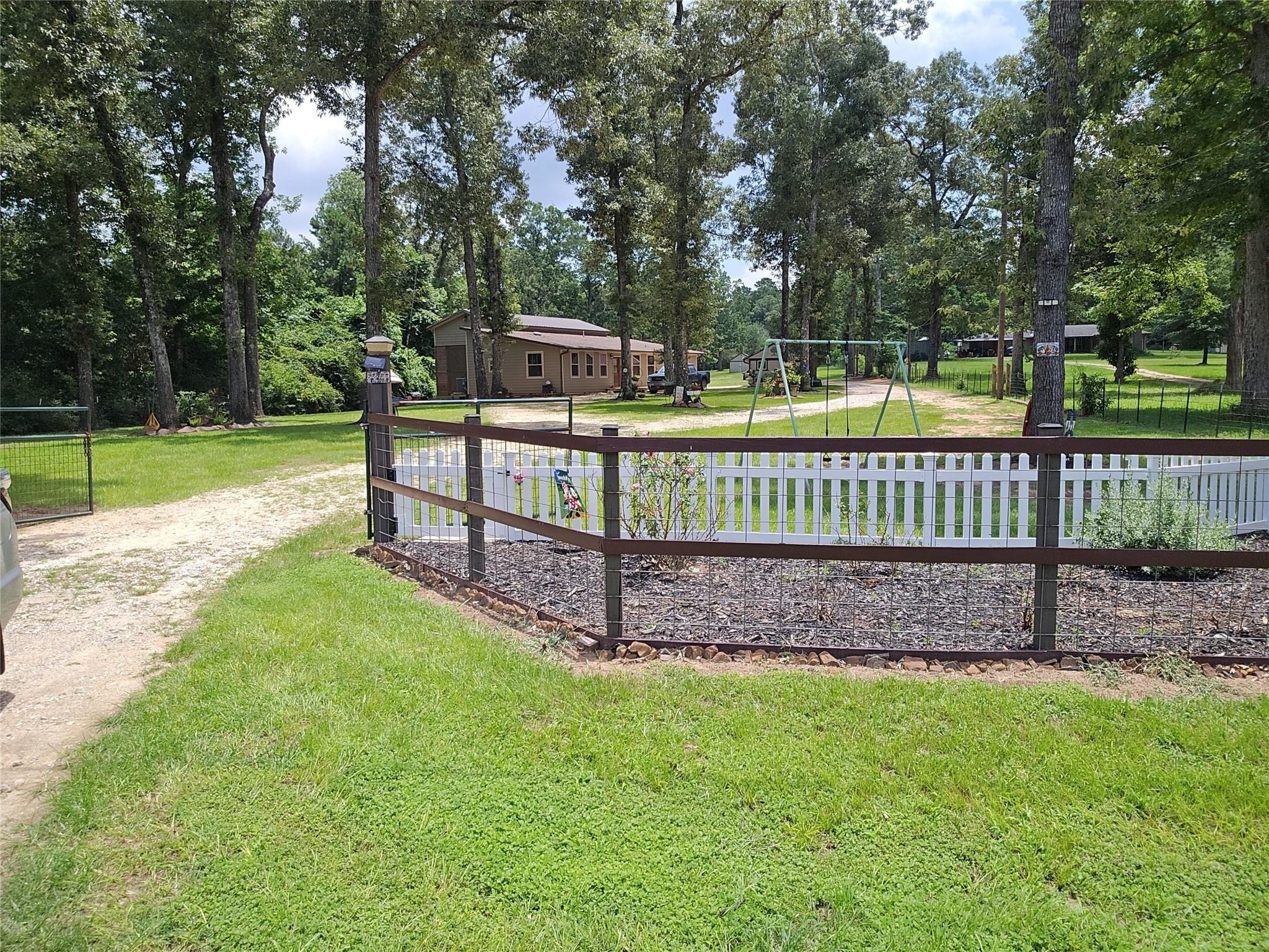 11888 Doty Drive Property Photo 2