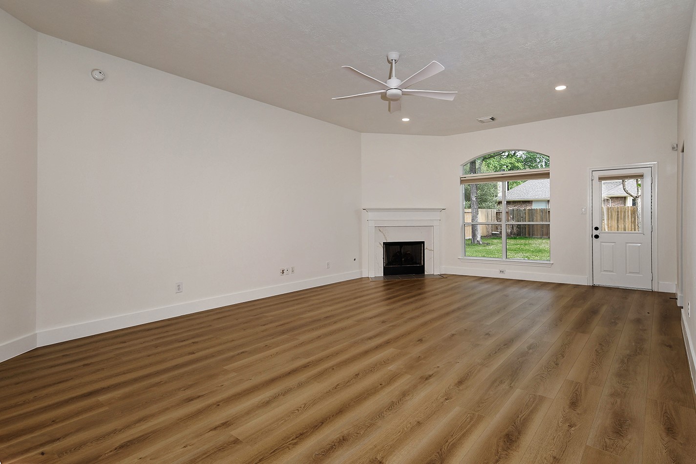 122 Abram Property Photo 4