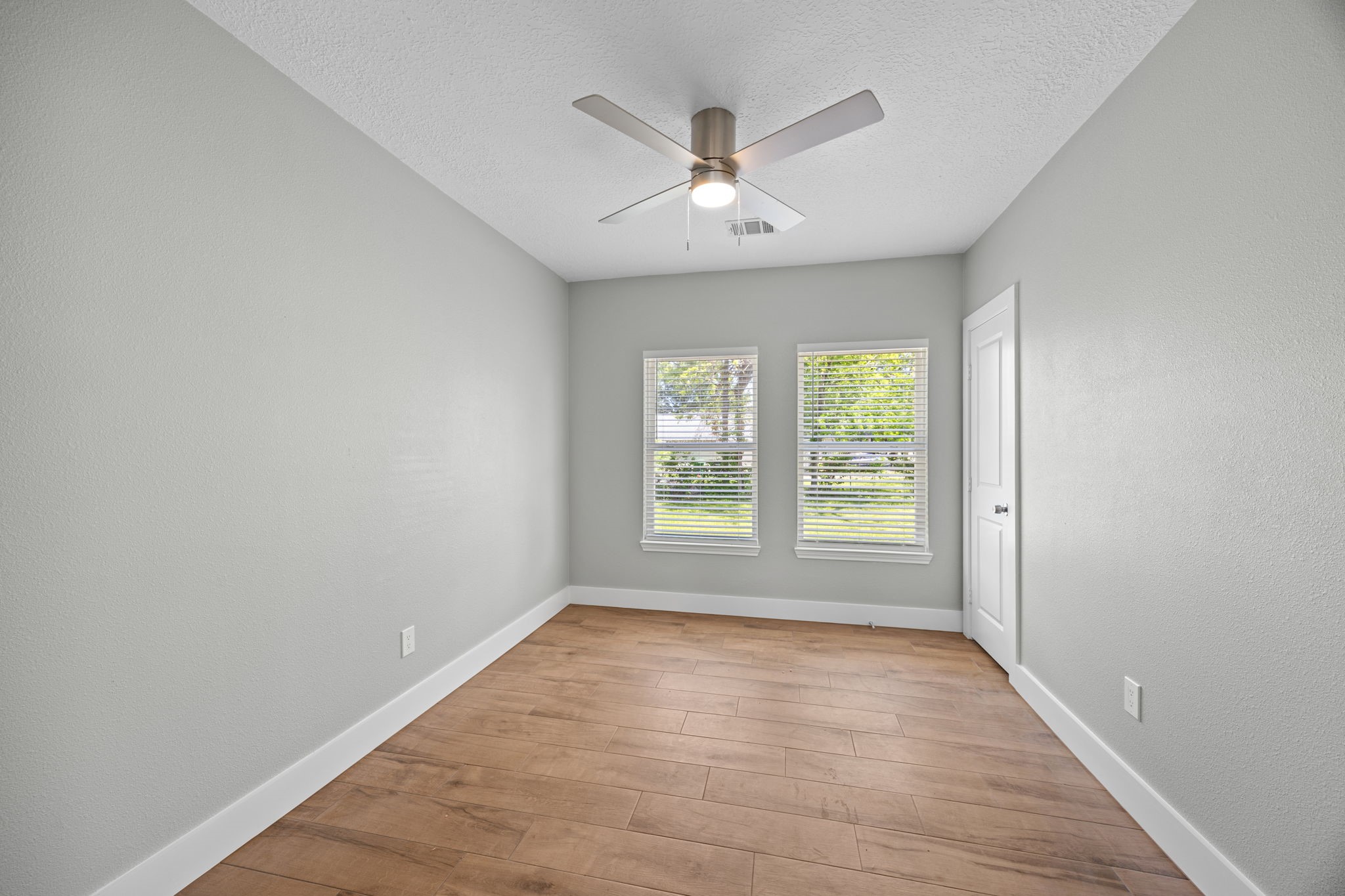 3916 Kennon Street Property Photo 15