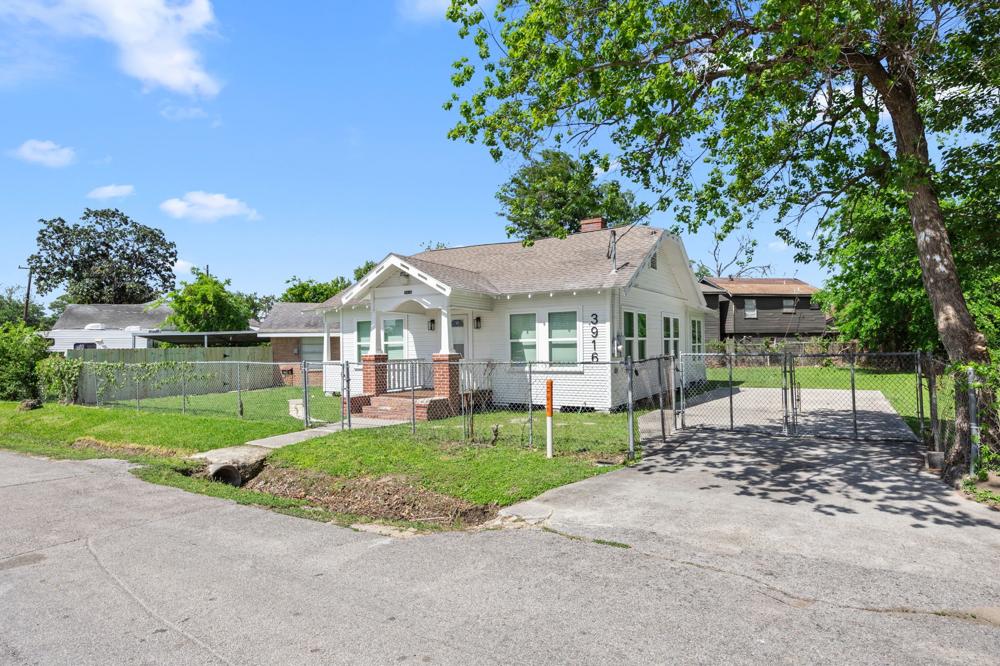 3916 Kennon Street Property Photo 25
