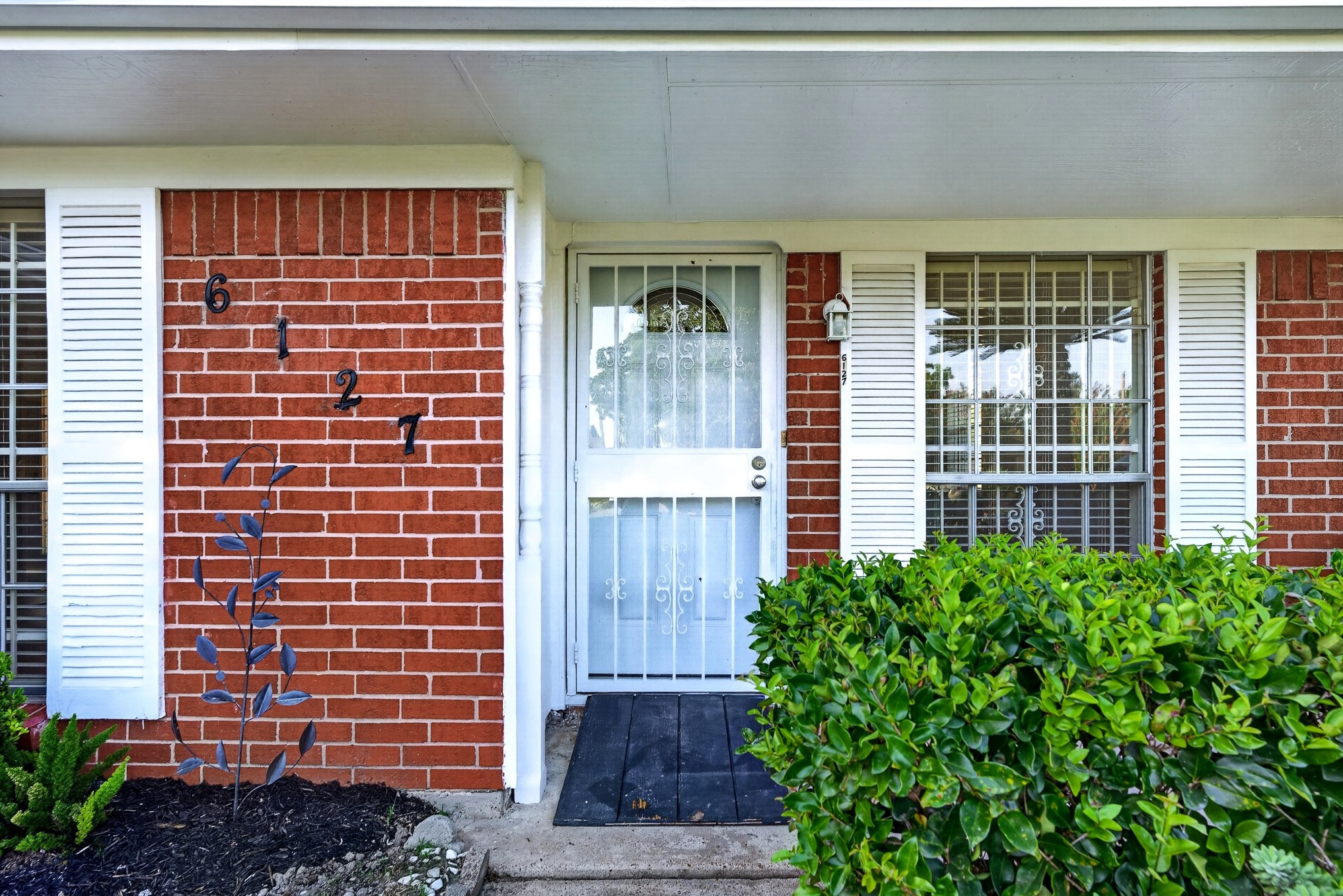 6127 Rietta Street Property Photo 5