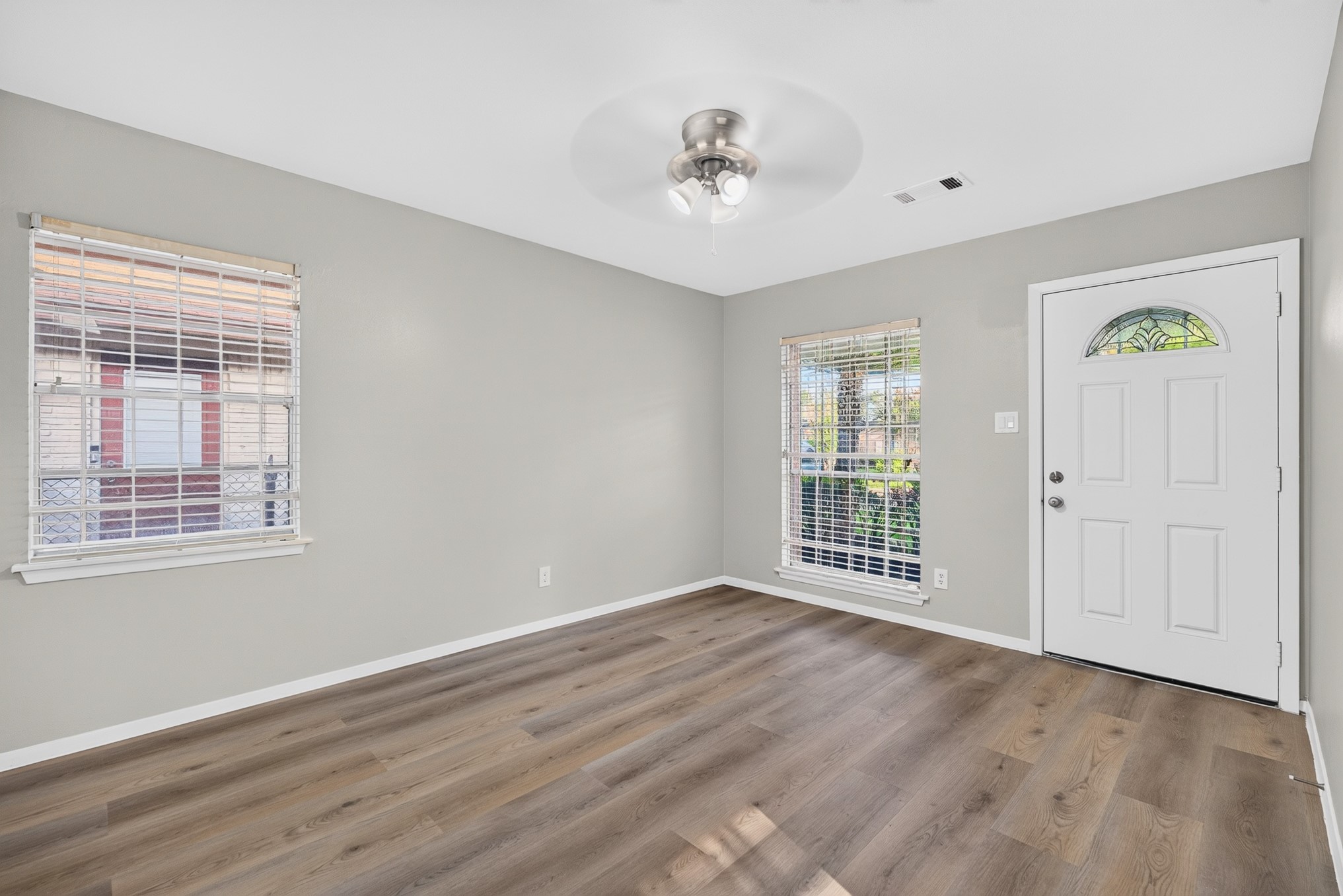 6127 Rietta Street Property Photo 6