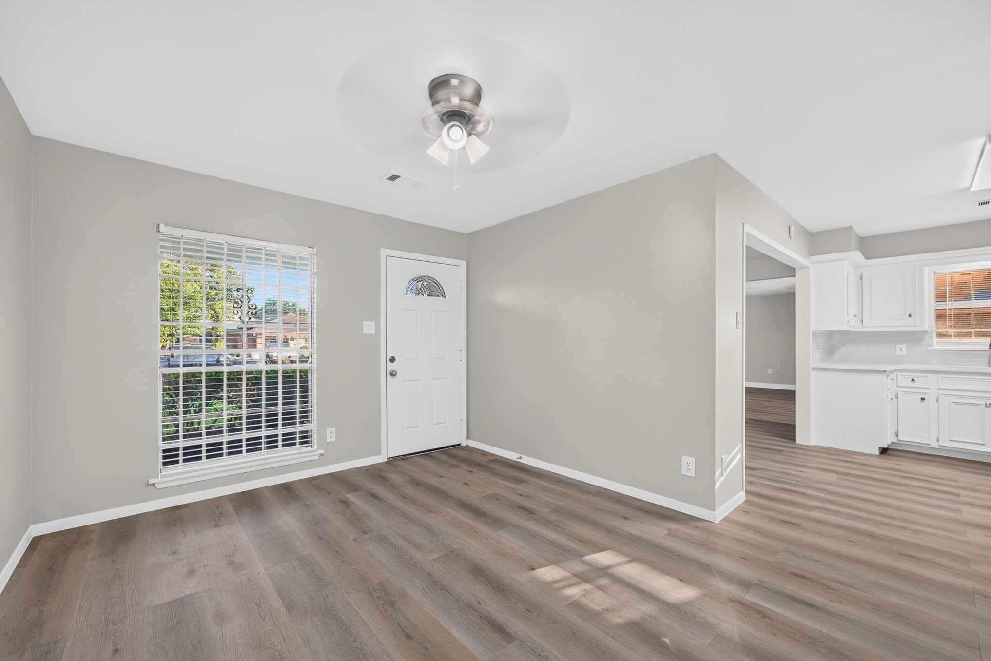 6127 Rietta Street Property Photo 7