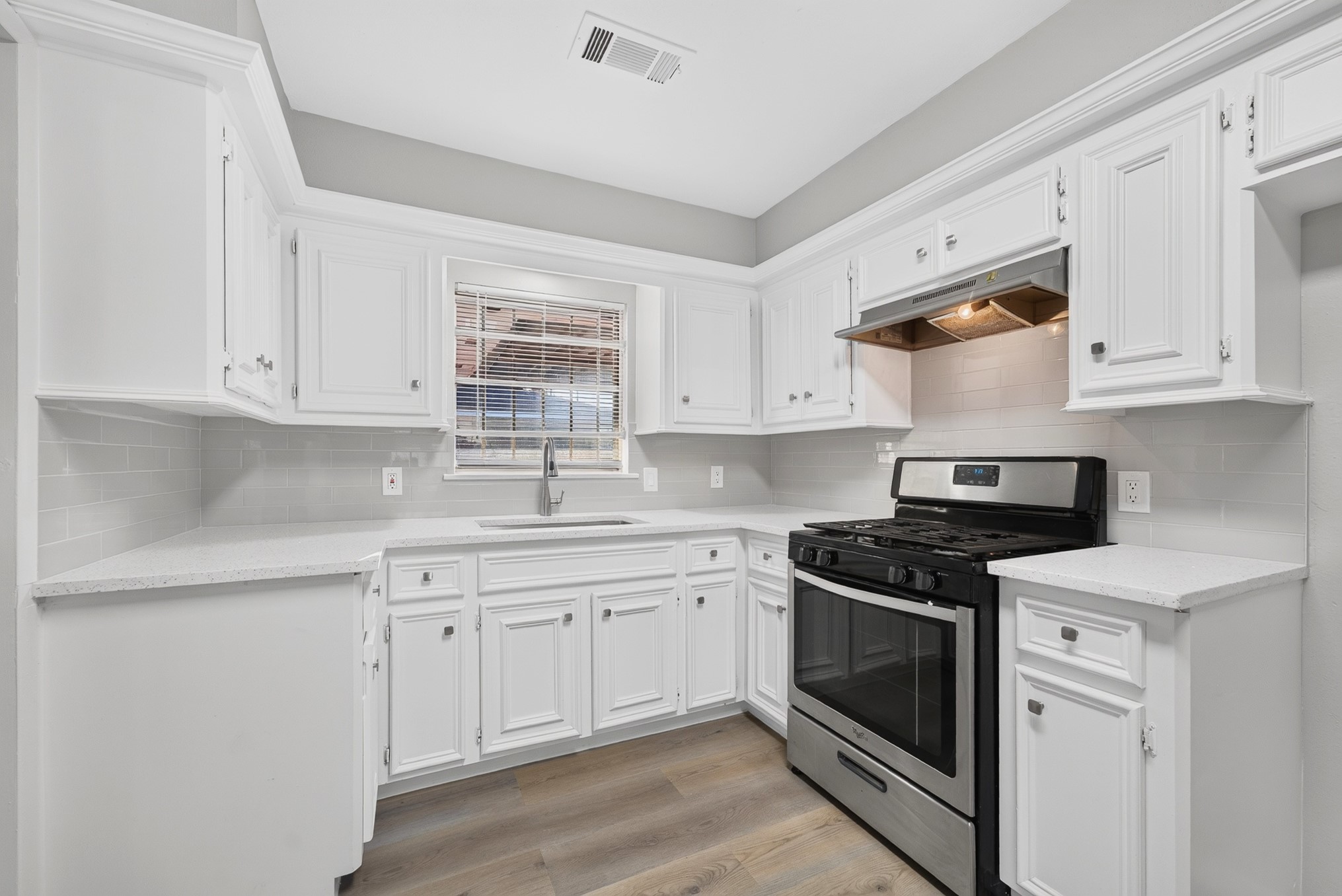 6127 Rietta Street Property Photo 11