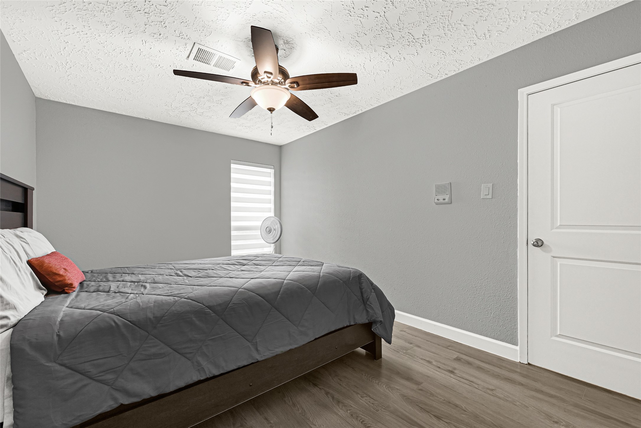 2407 Rambling Brook Drive Property Photo 5