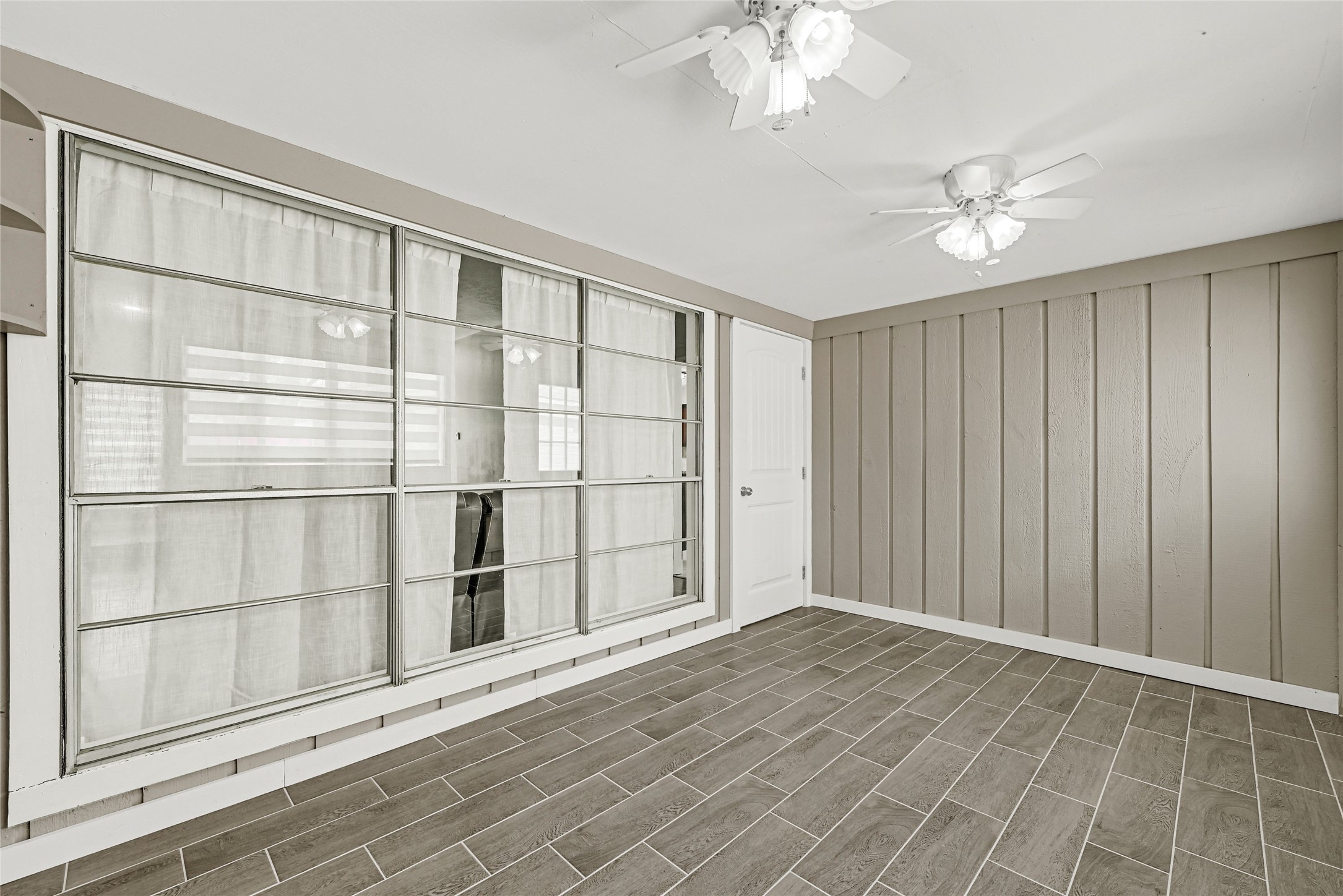 2407 Rambling Brook Drive Property Photo 7