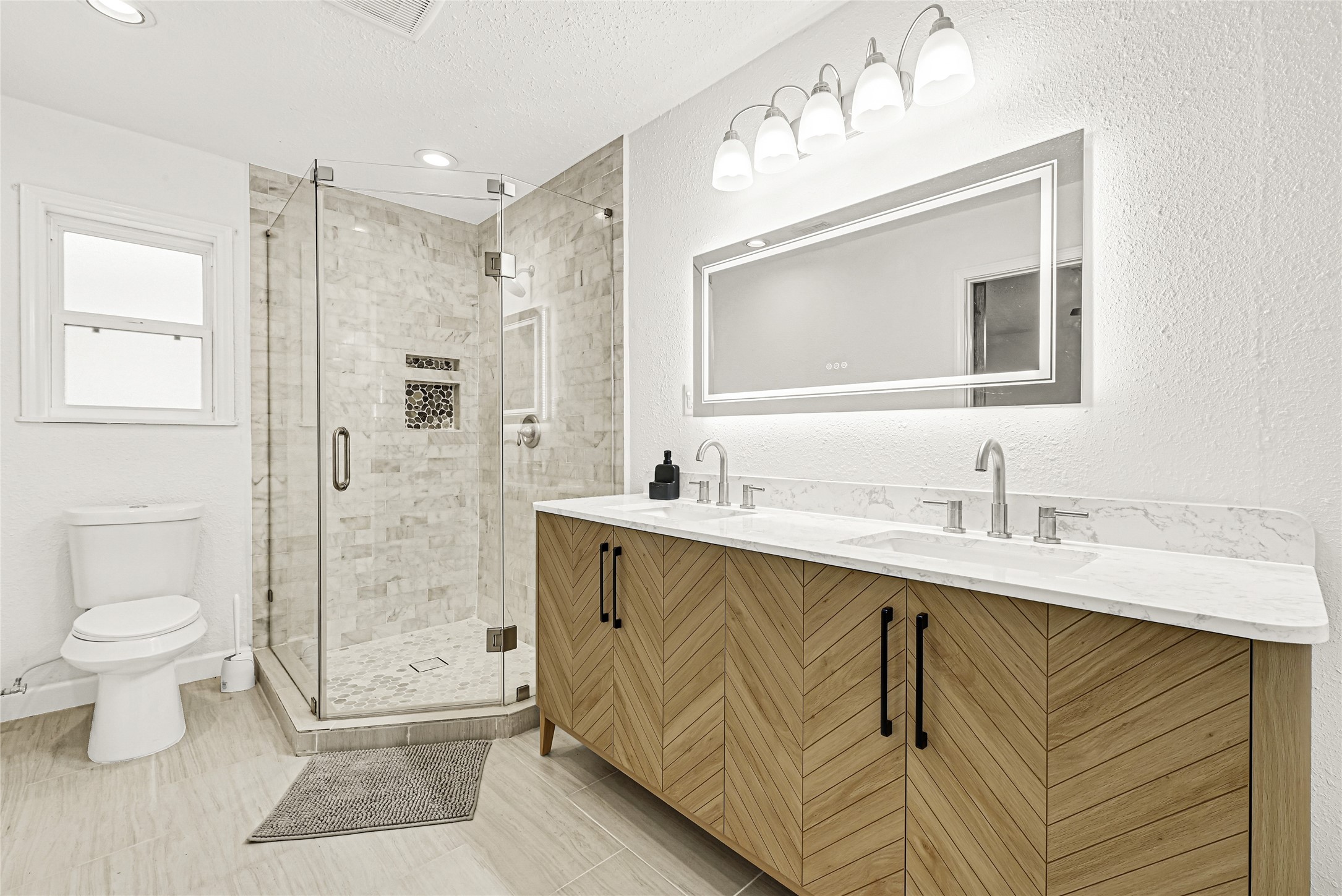 2407 Rambling Brook Drive Property Photo 15