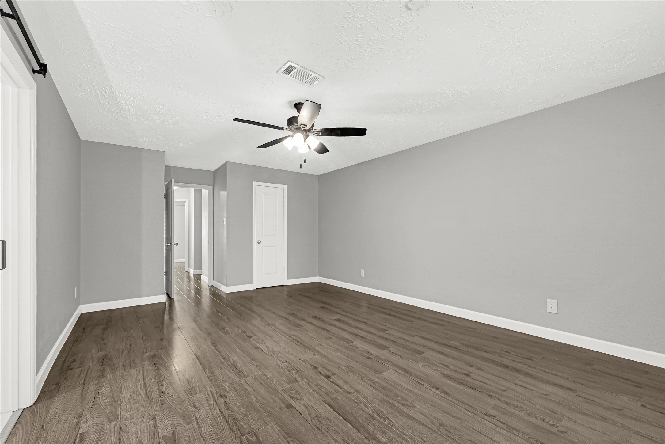2407 Rambling Brook Drive Property Photo 23