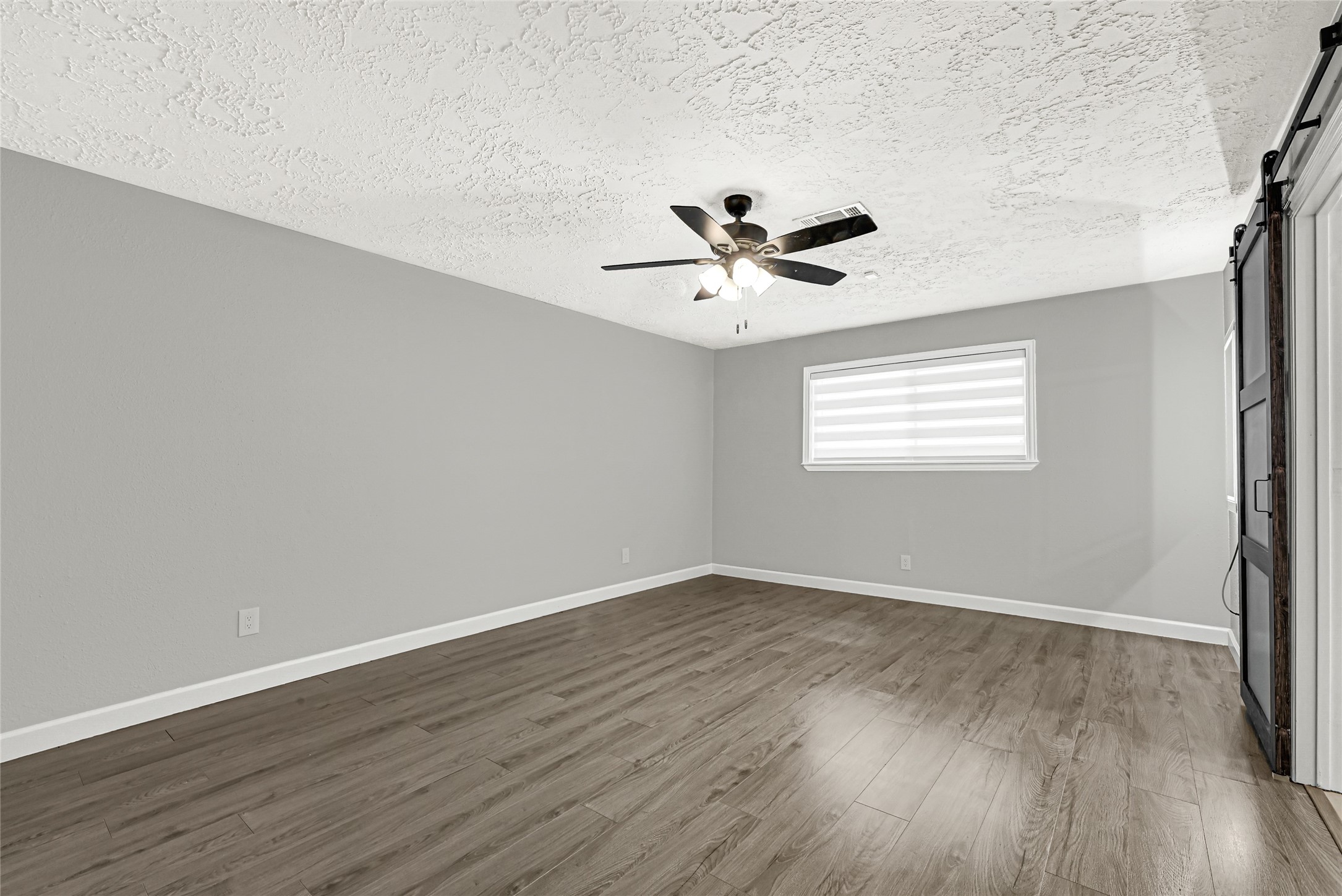 2407 Rambling Brook Drive Property Photo 24