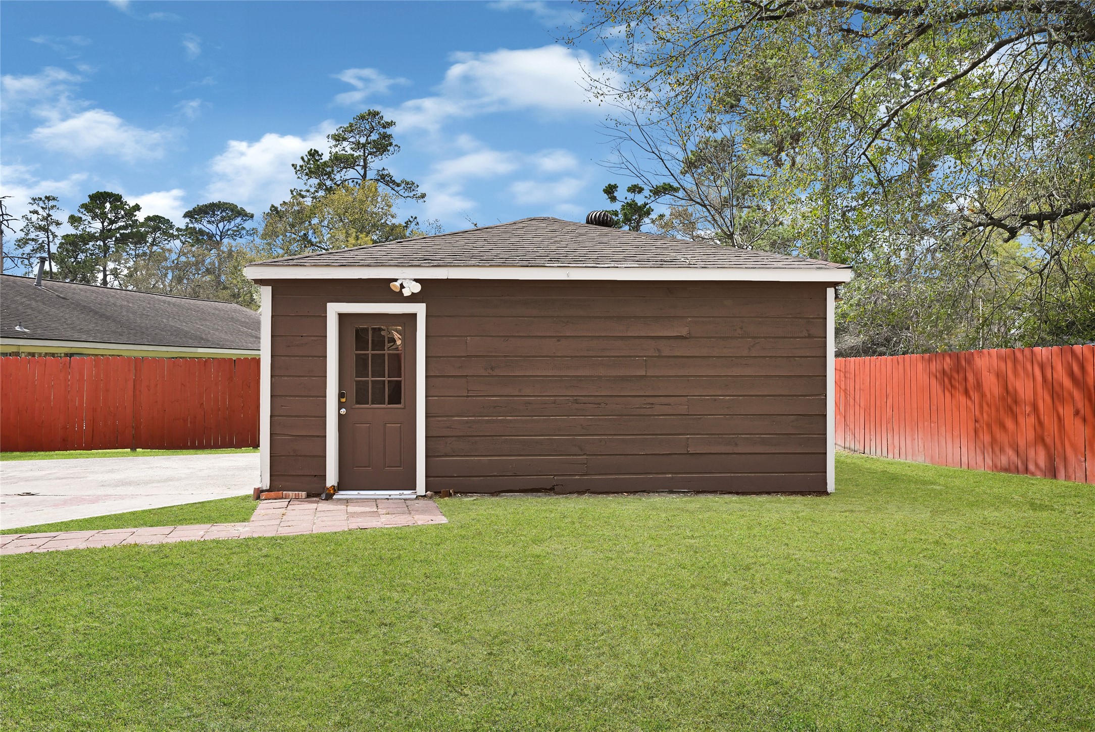 2407 Rambling Brook Drive Property Photo 45