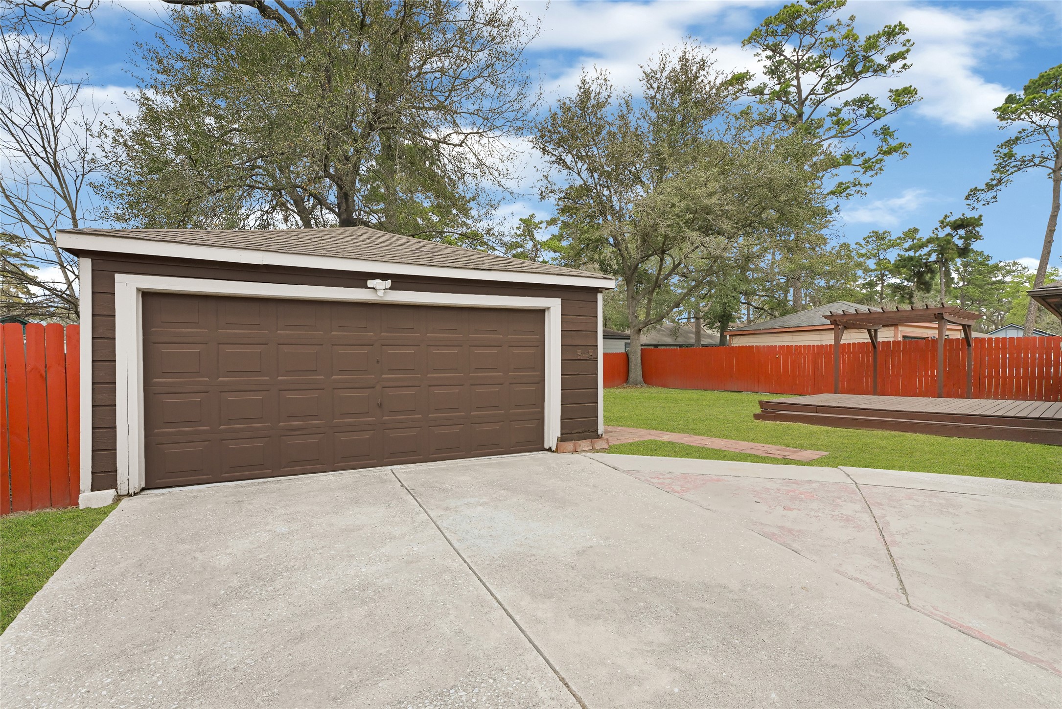 2407 Rambling Brook Drive Property Photo 46